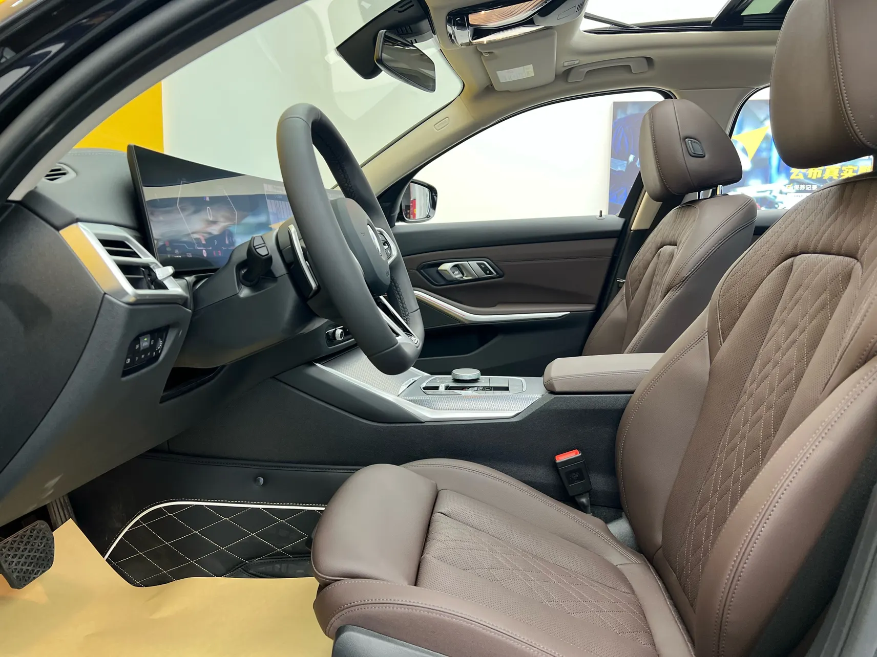 BMW 330Li, 2026 19