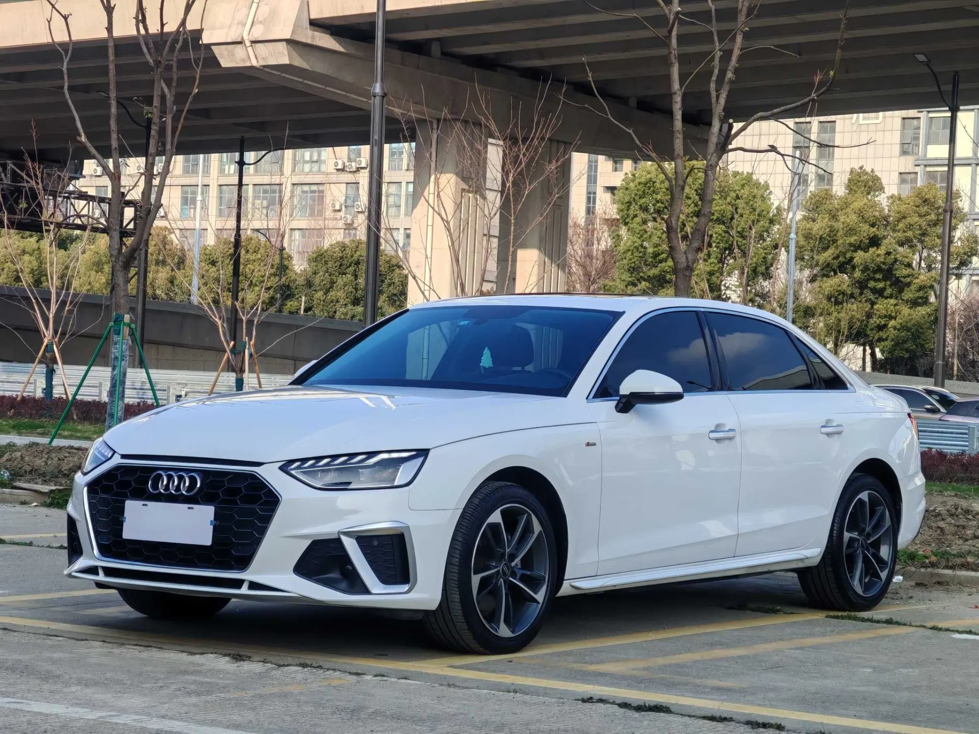 Audi A4L 40 TFSI