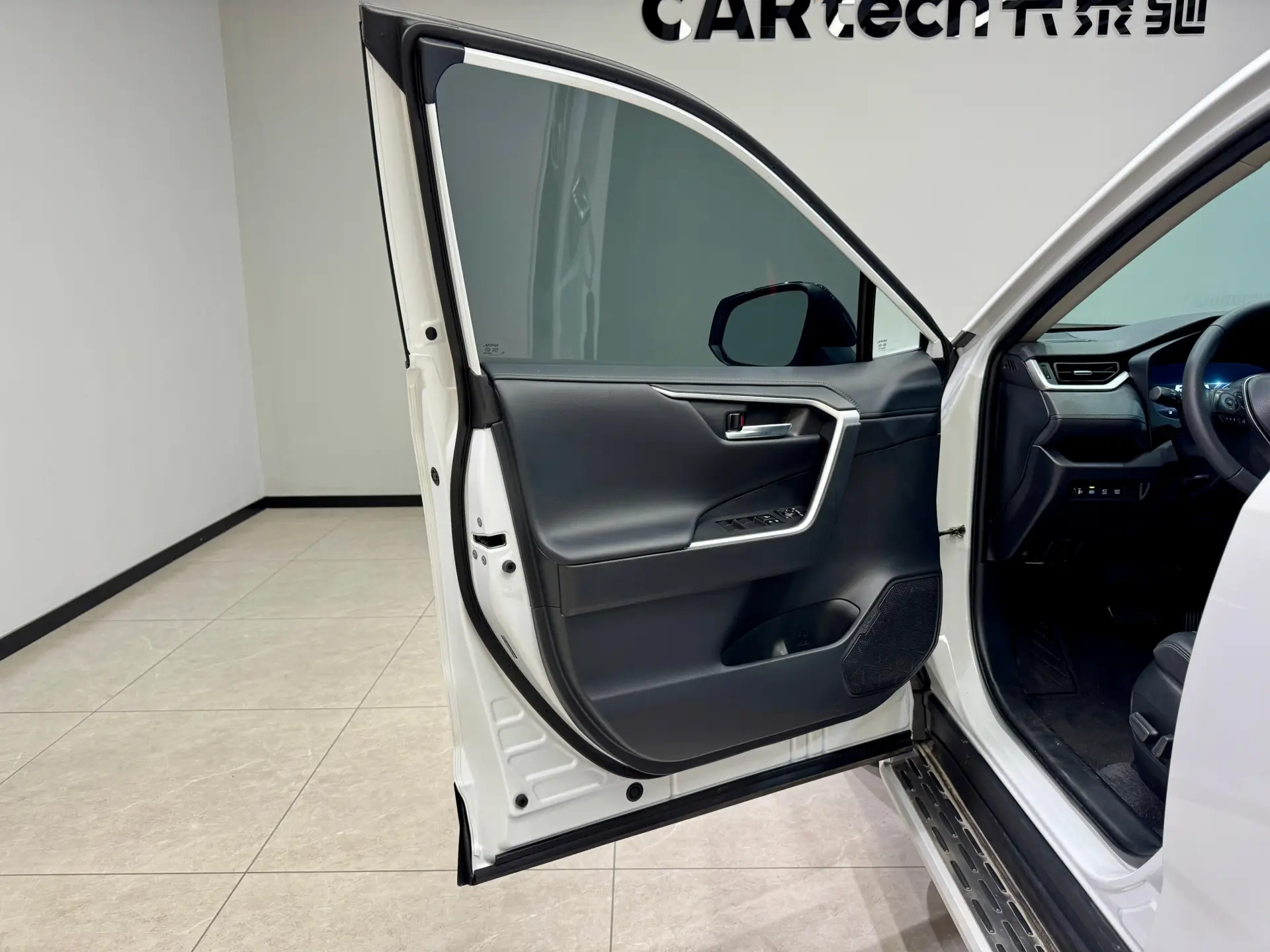 Toyota RAV4, 2024 12
