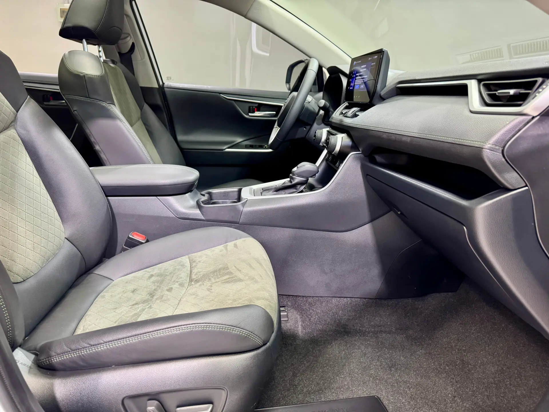 Toyota RAV4, 2024 15