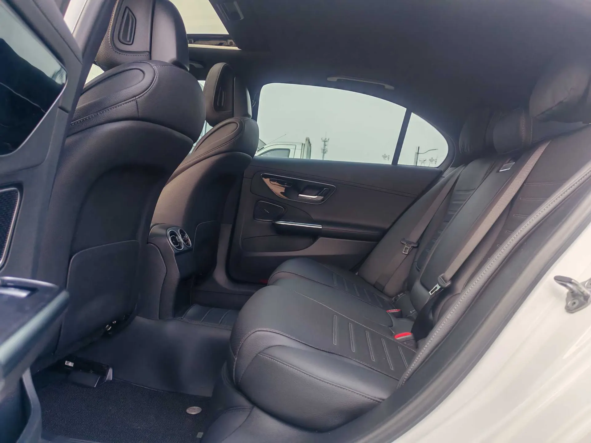 Mercedes-Benz C 200 L, 2023 15