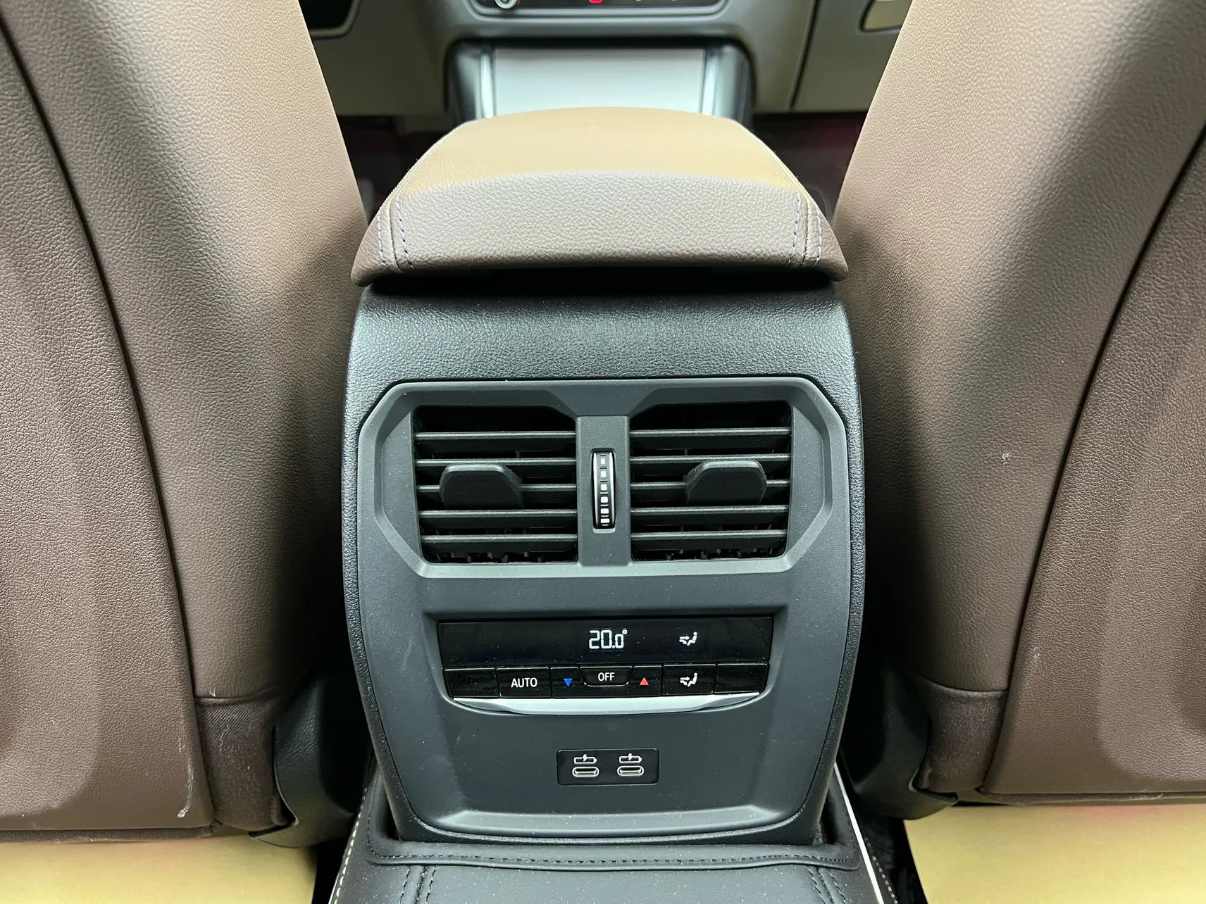 BMW 330Li, 2026 25