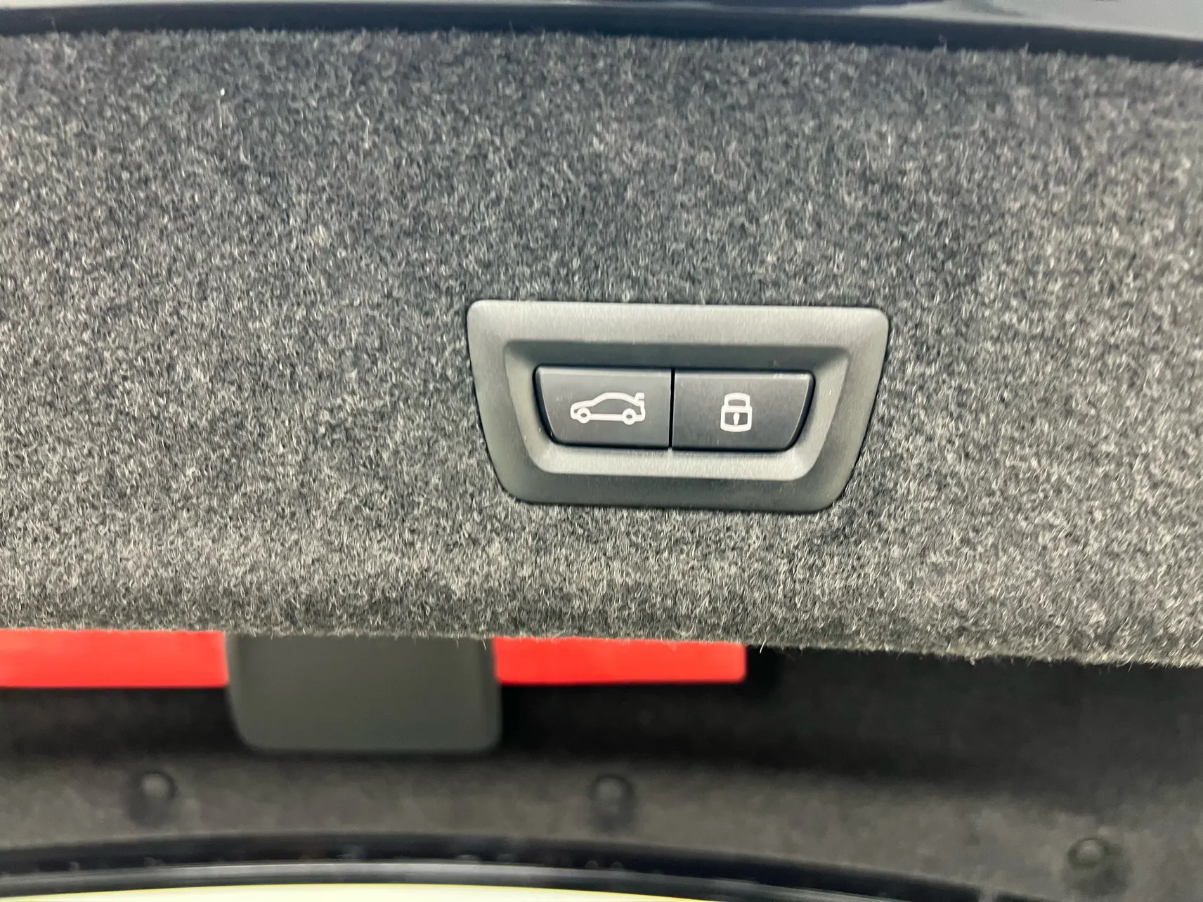 BMW 330Li, 2026 13