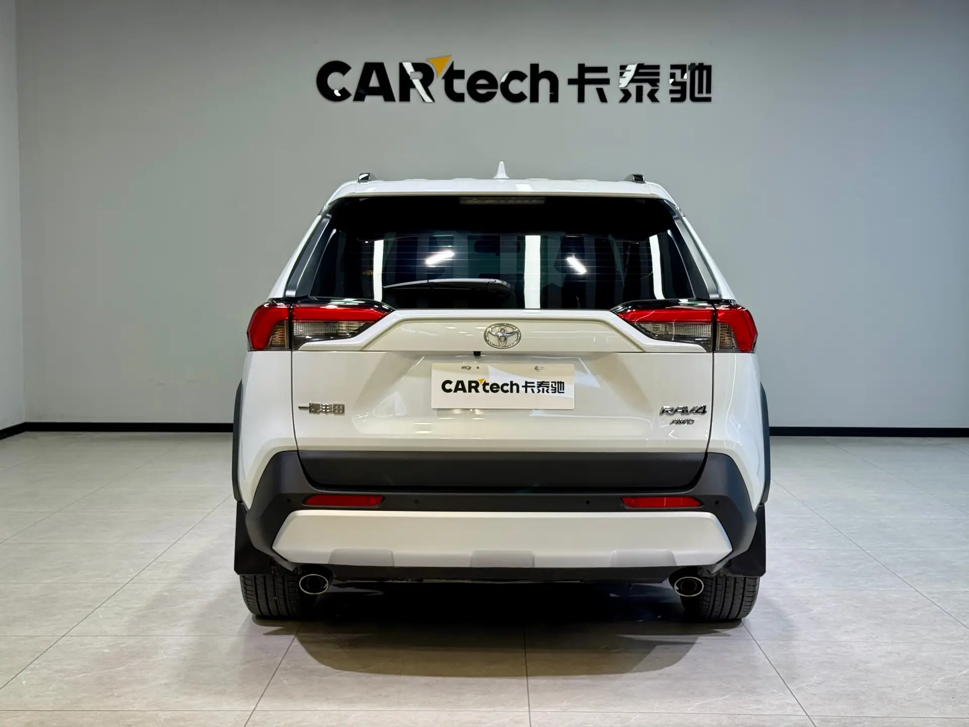 Toyota RAV4, 2024 все фото