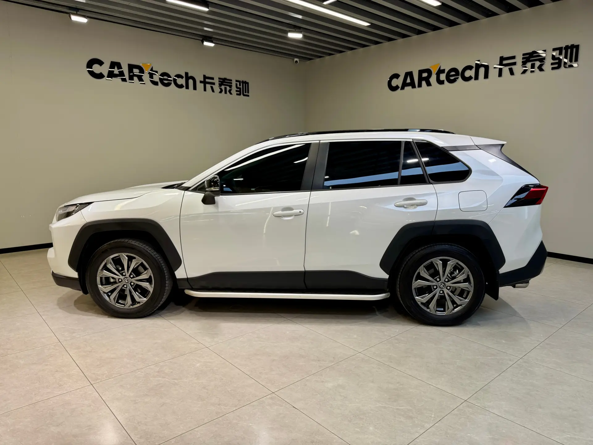 Toyota RAV4, 2024 7