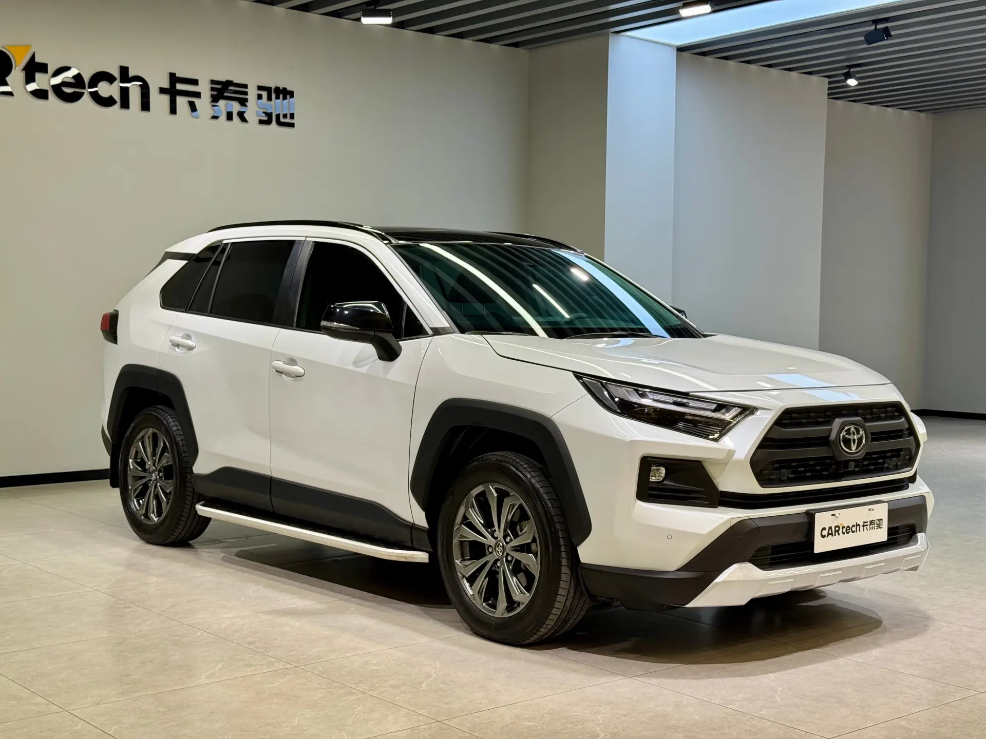 Toyota RAV4, 2024 3
