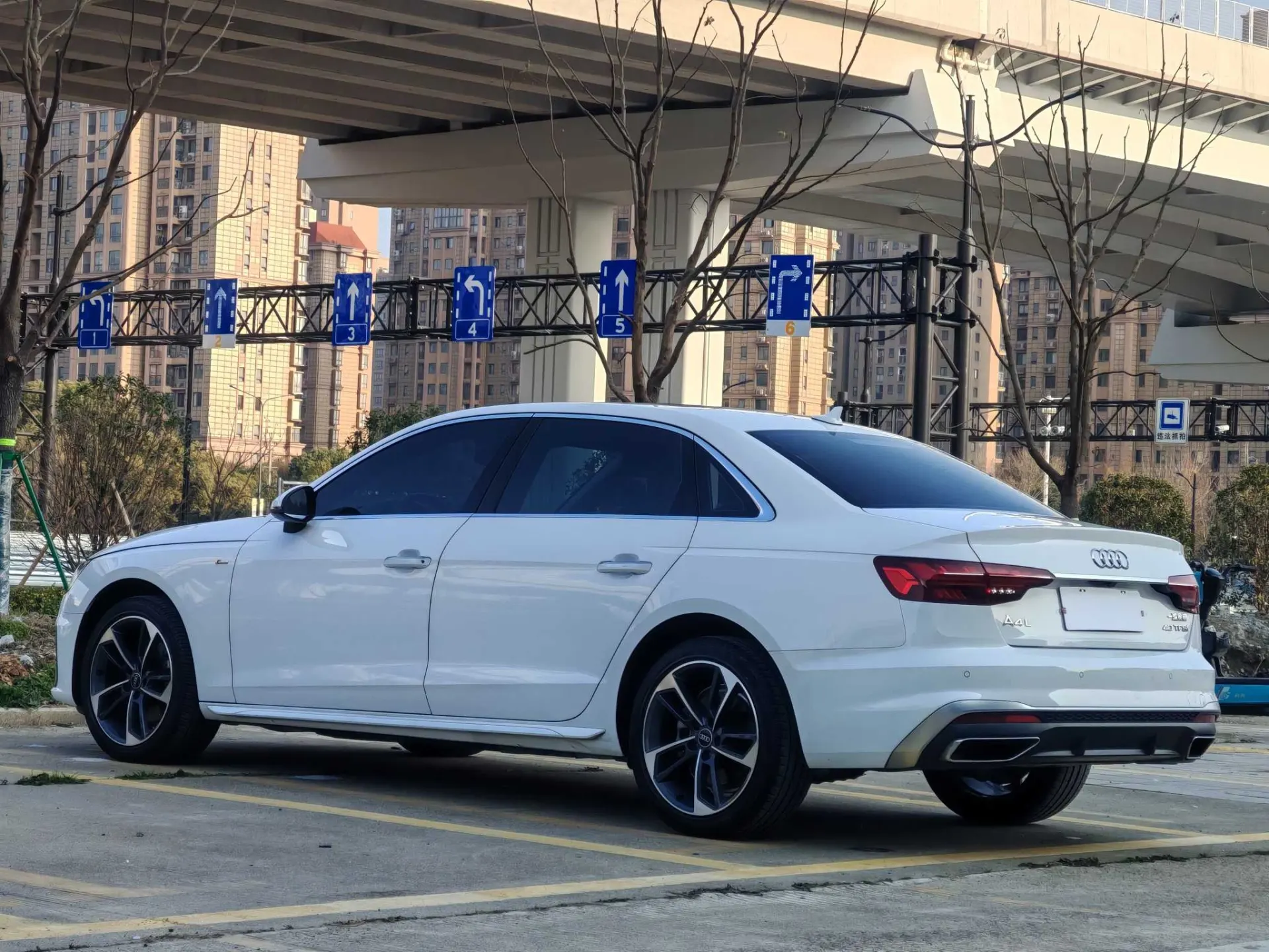 Audi A4L 40 TFSI, 2022 6