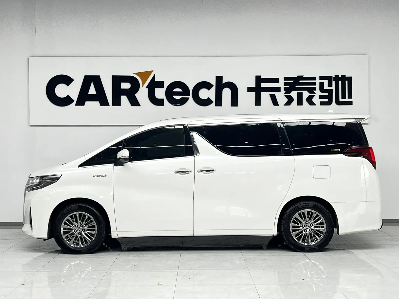 Toyota Alphard, 2023 4