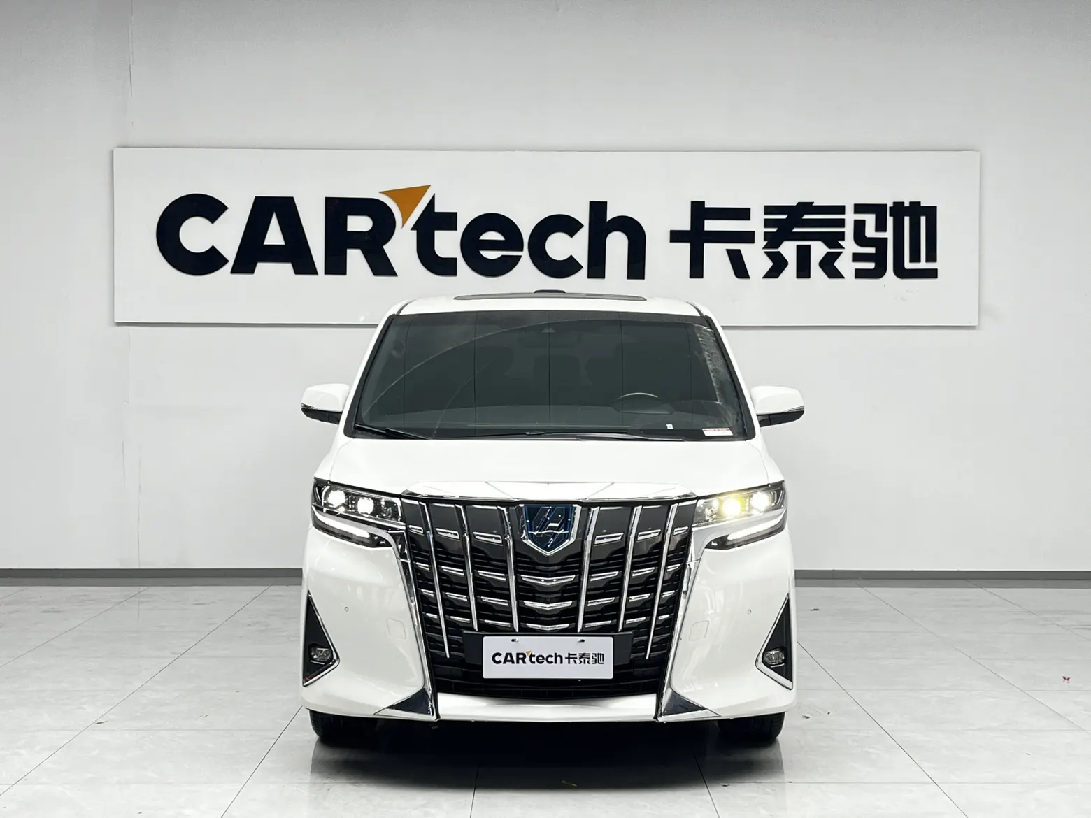 Toyota Alphard, 2023 2