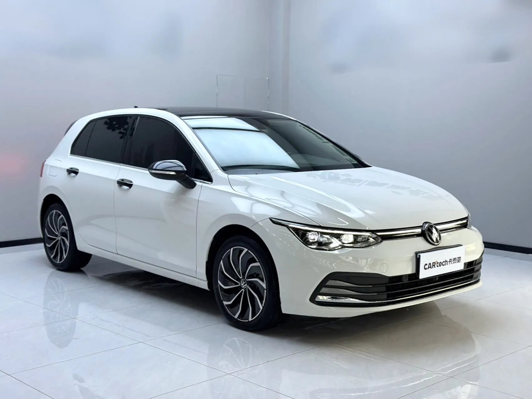 Volkswagen Golf, 2023 12