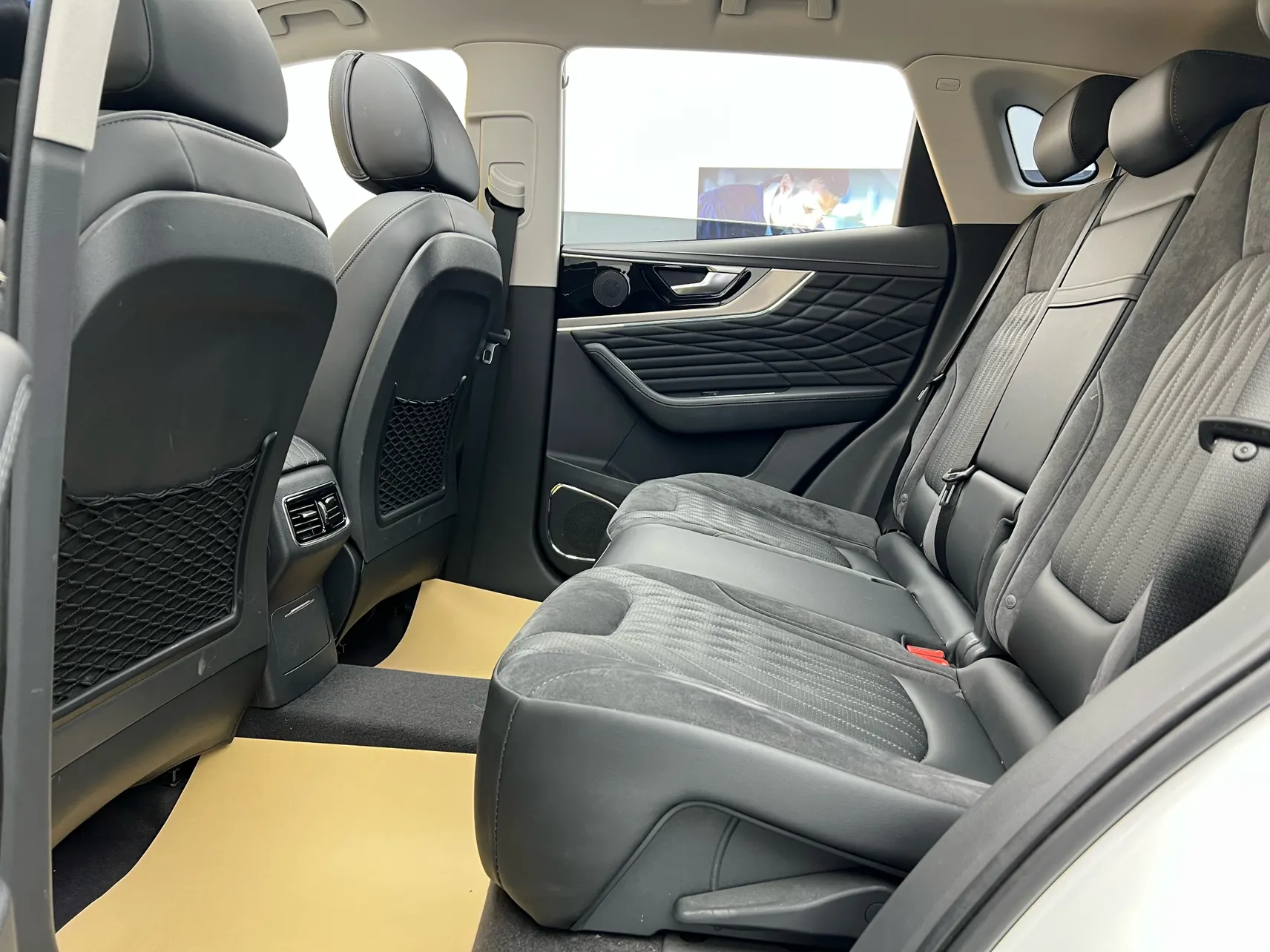 Hongqi HS5, 2023 21