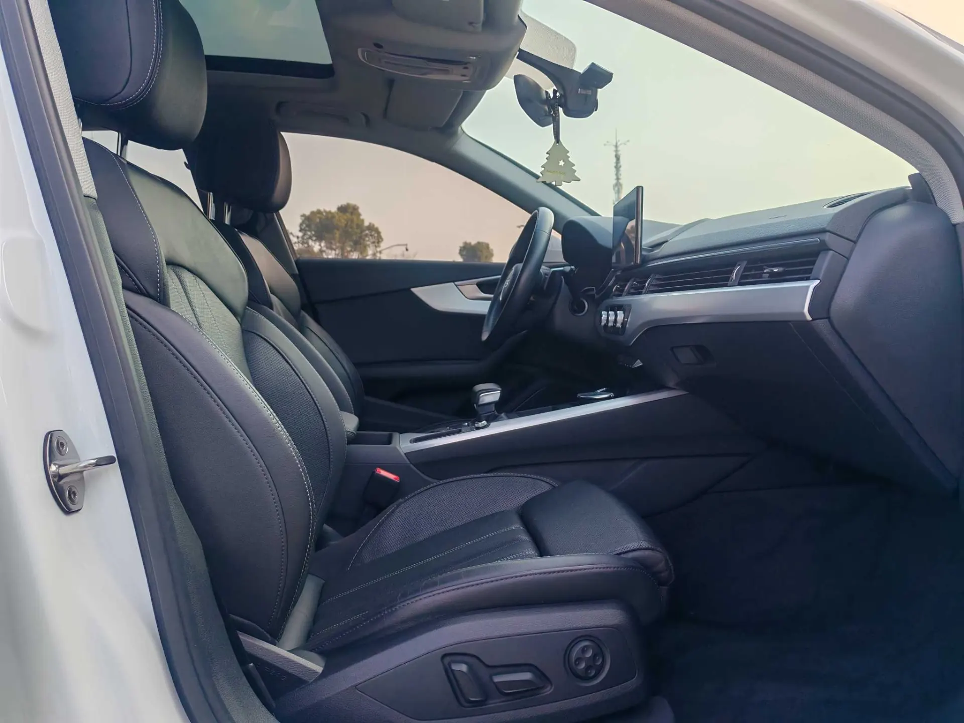 Audi A4L 40 TFSI, 2022 15