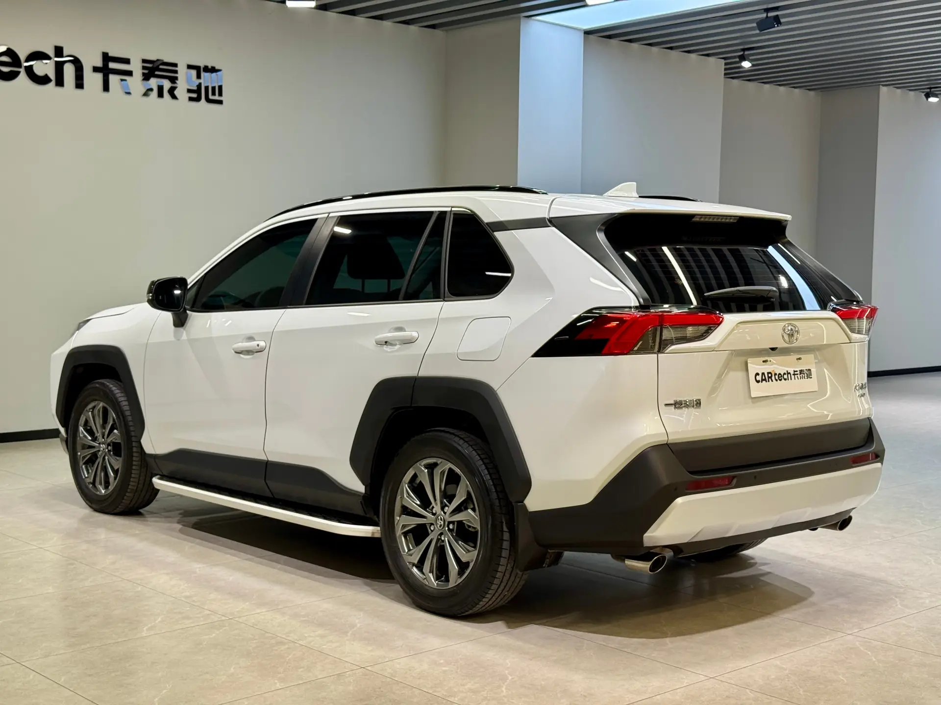 Toyota RAV4, 2024 4