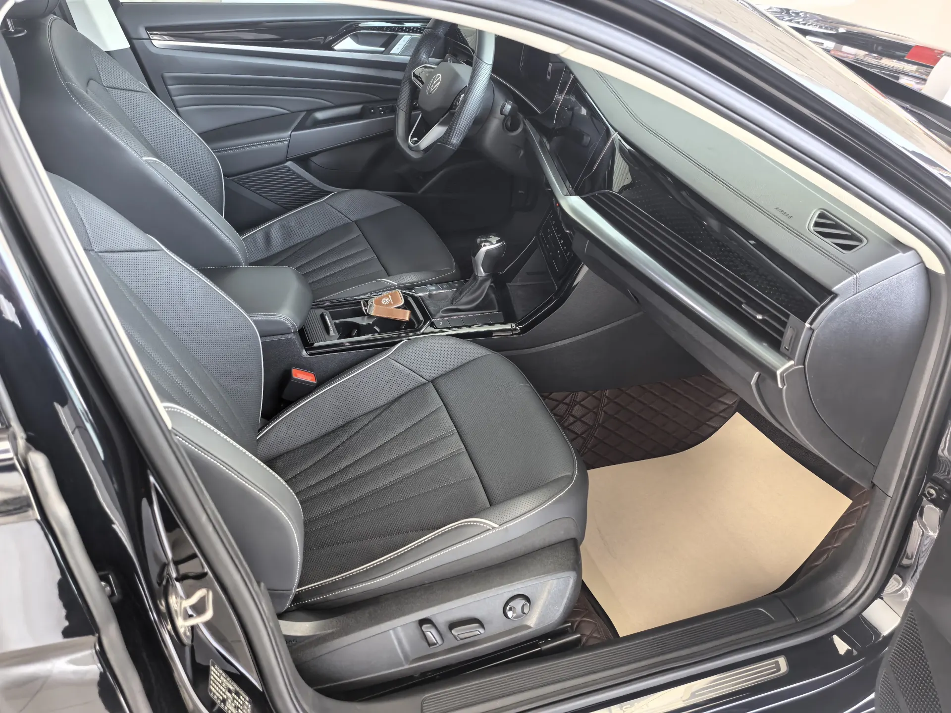 Volkswagen Passat, 2024 14
