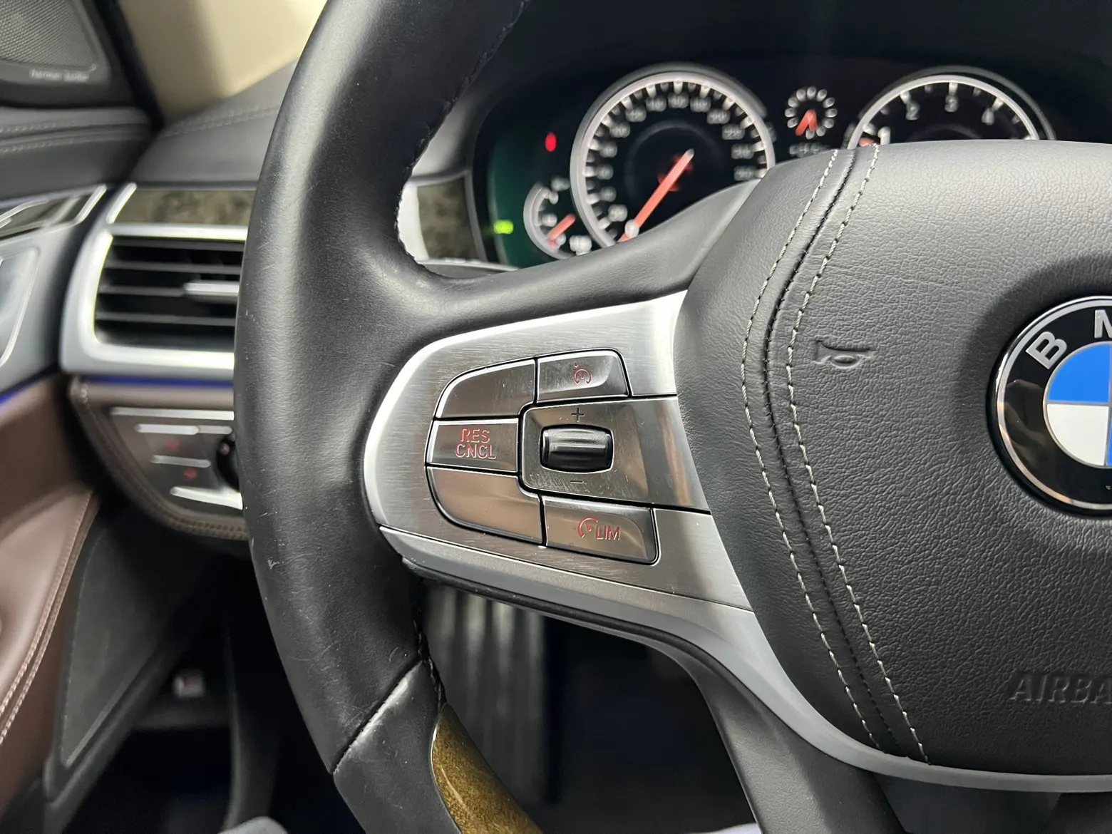 BMW 730Li, 2017 23