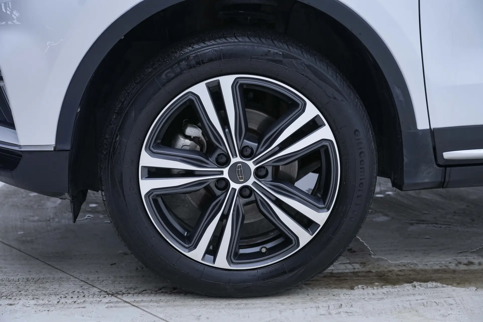 Geely Boyue, 2022 10