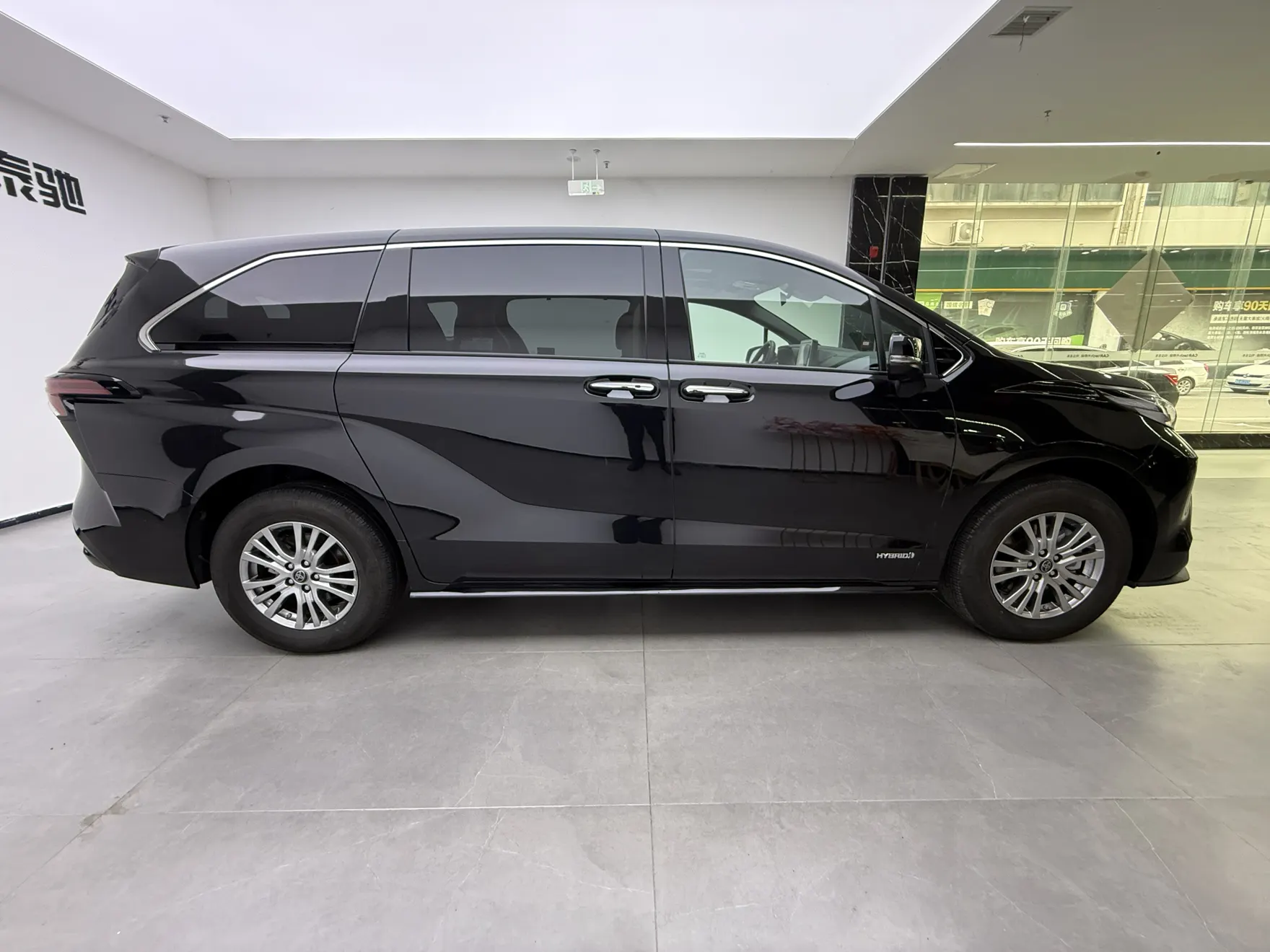 Toyota Sienna, 2024 4