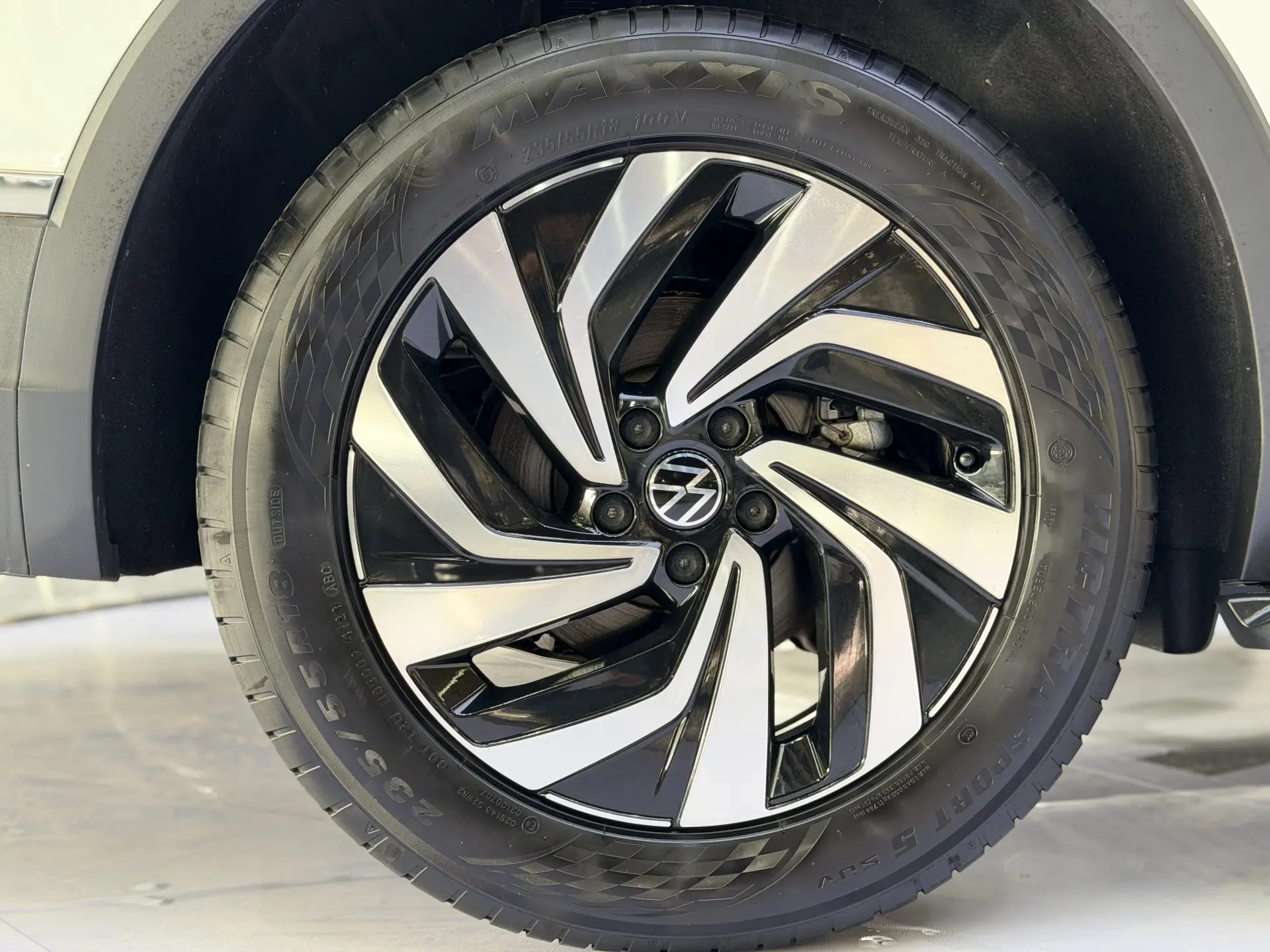 Volkswagen Tiguan L, 2023 11