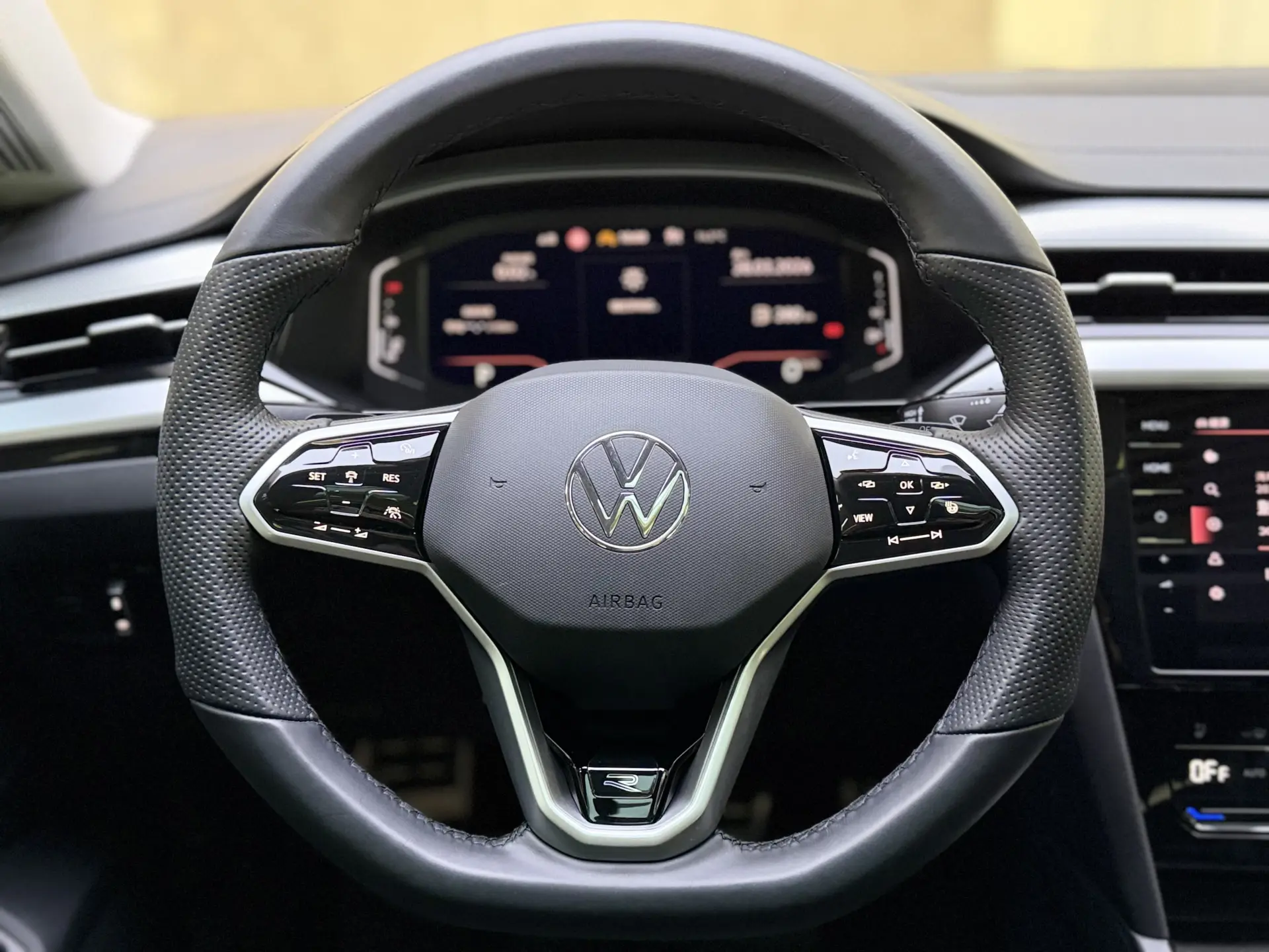 Volkswagen CC, 2025 14