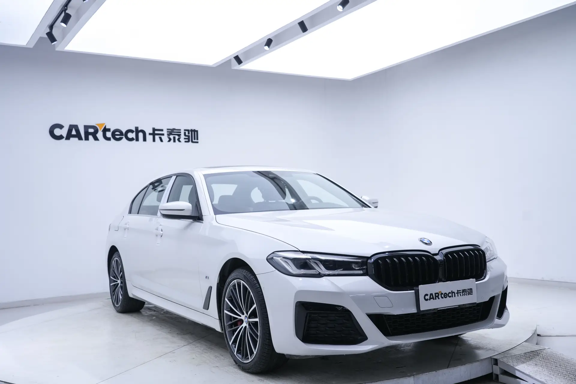 BMW 530Li, 2022 2