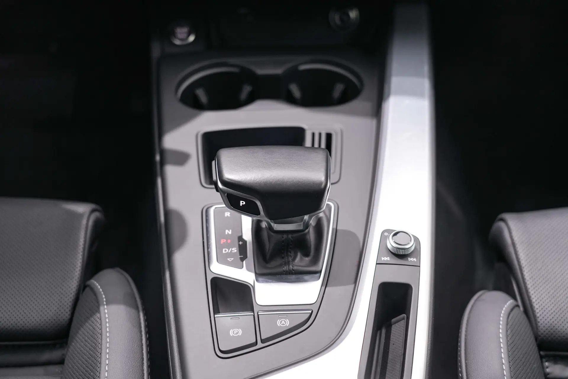Audi A4L 40 TFSI, 2022 23