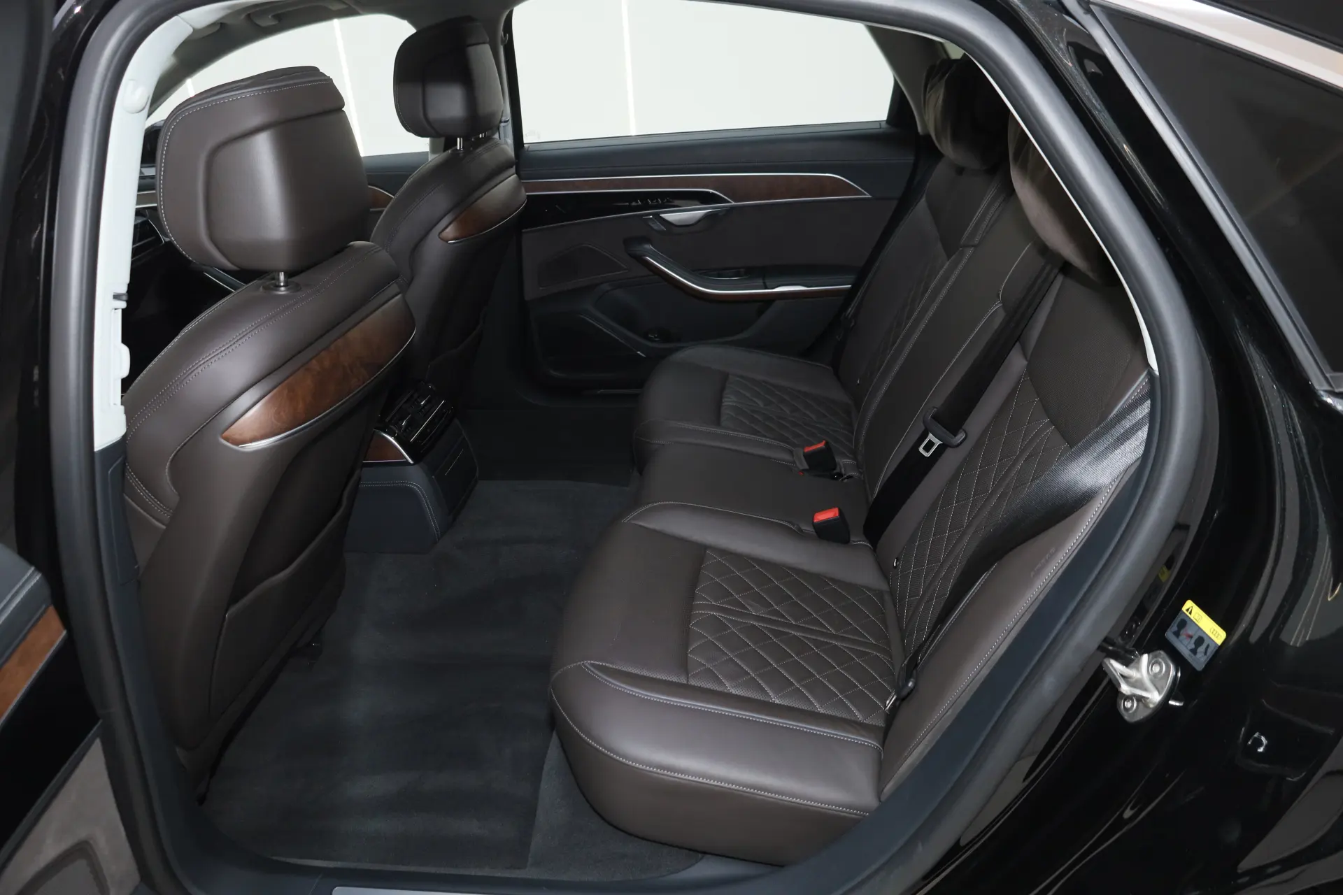 Audi A8L 50 TFSI, 2023 19
