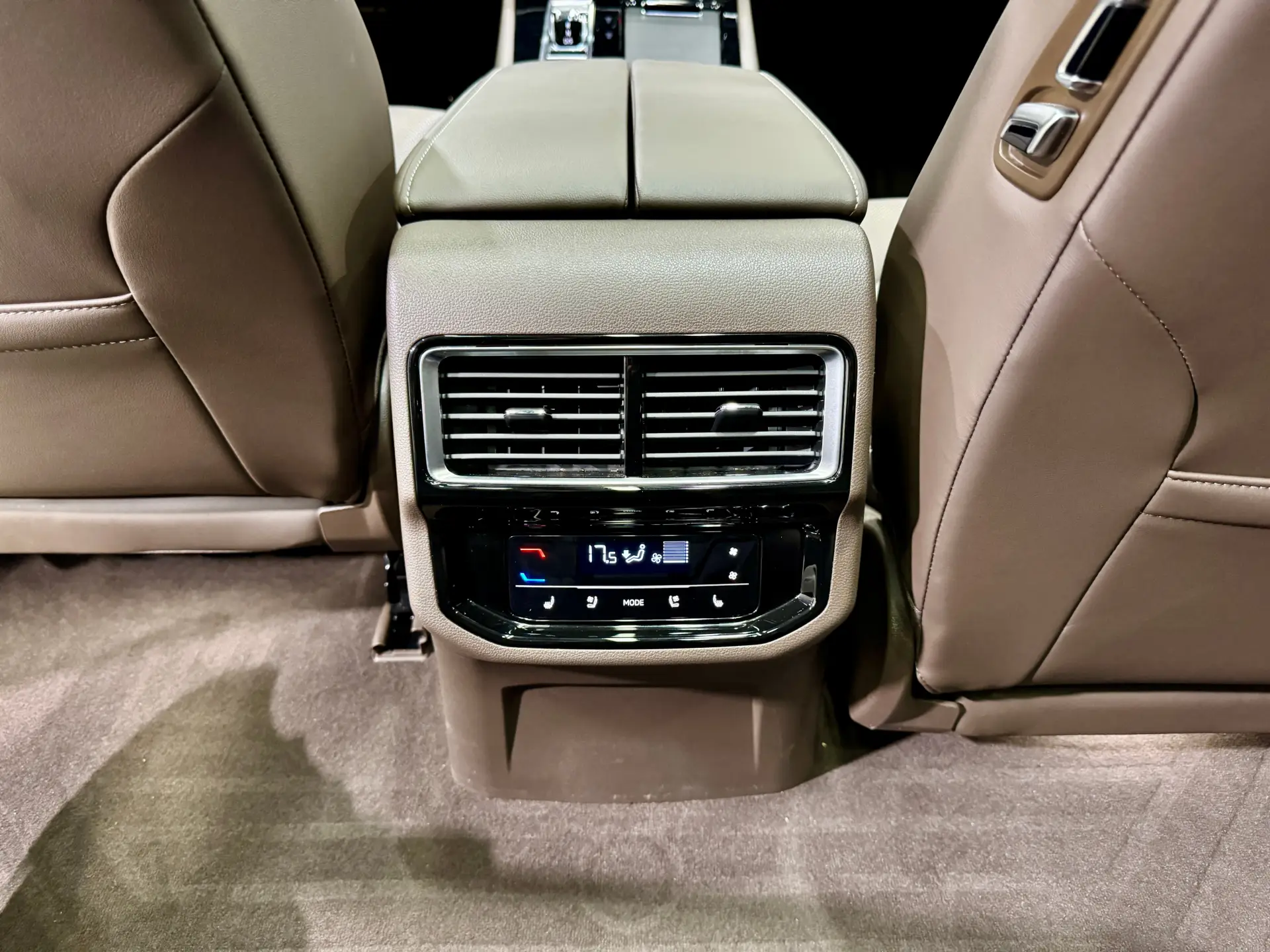 Volkswagen Viloran, 2025 26