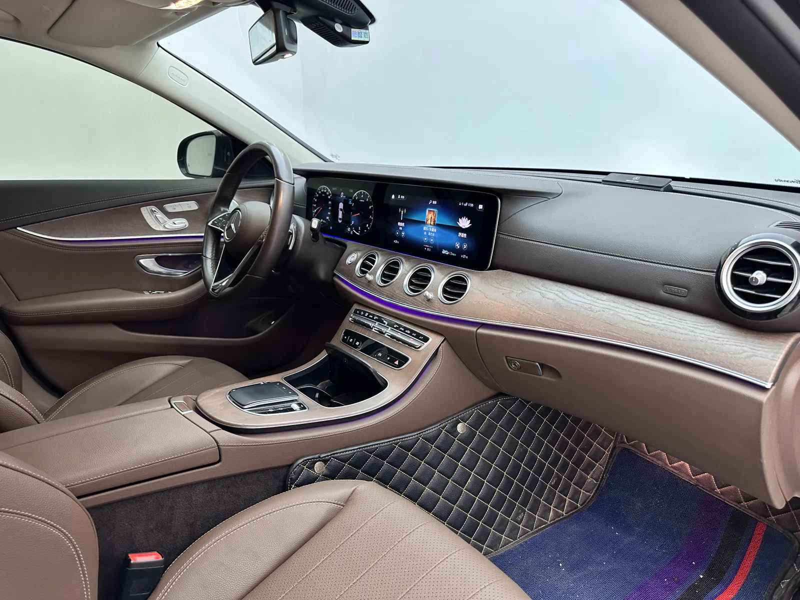 Mercedes-Benz E 300 L, 2021 11