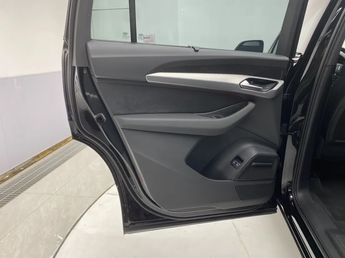 Audi Q6 45 TFSI, 2023 28