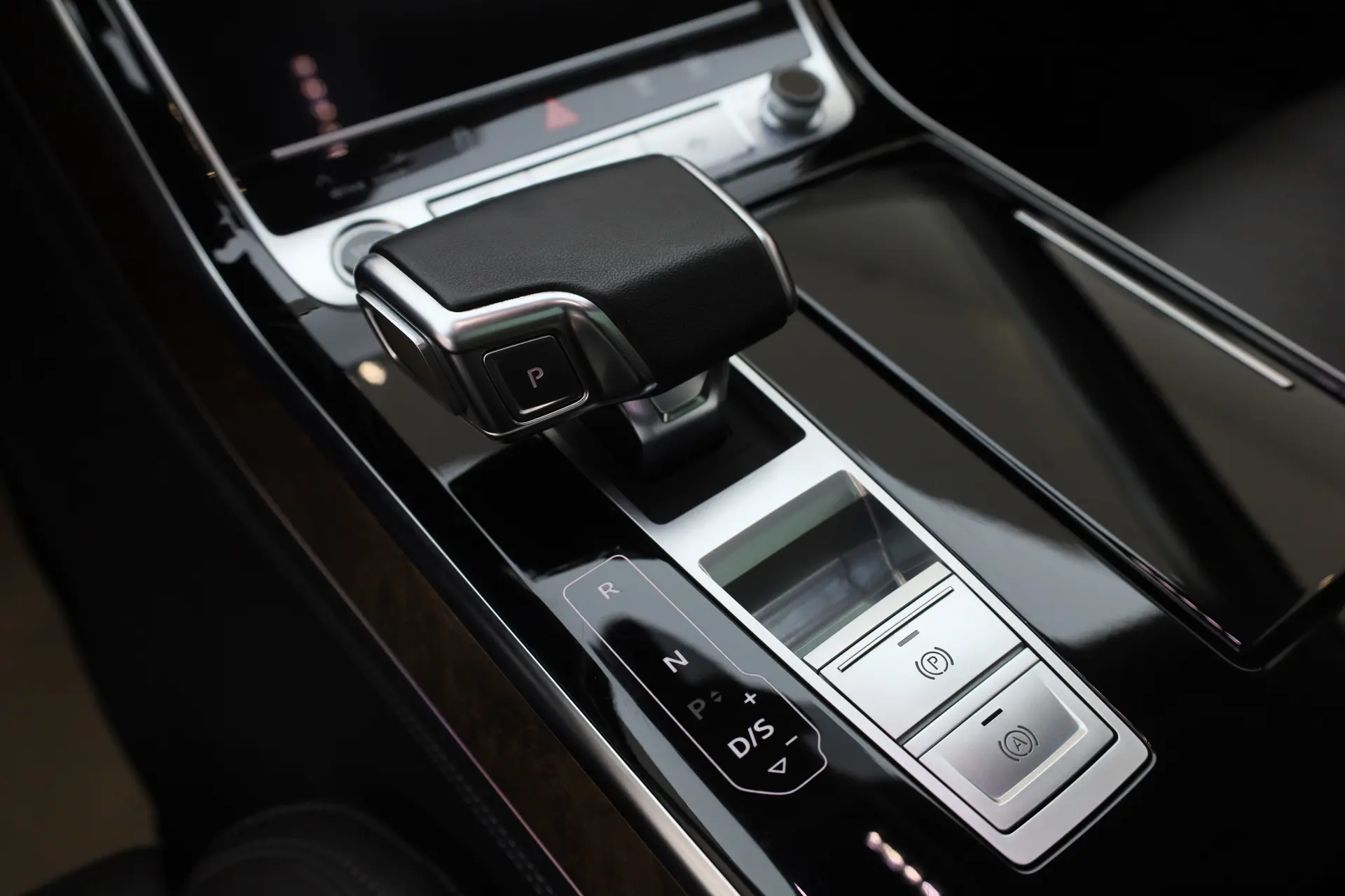 Audi A8L 50 TFSI, 2023 20