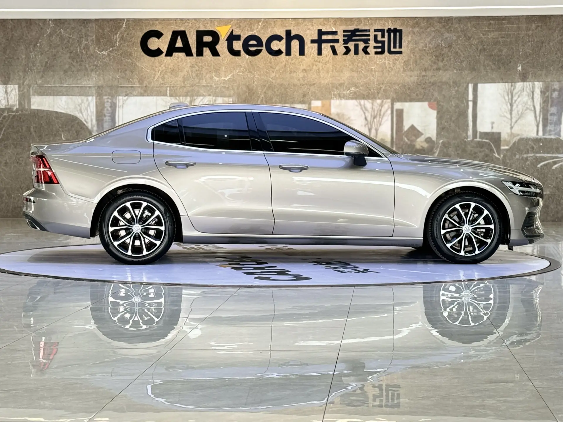 Volvo S60, 2022 4