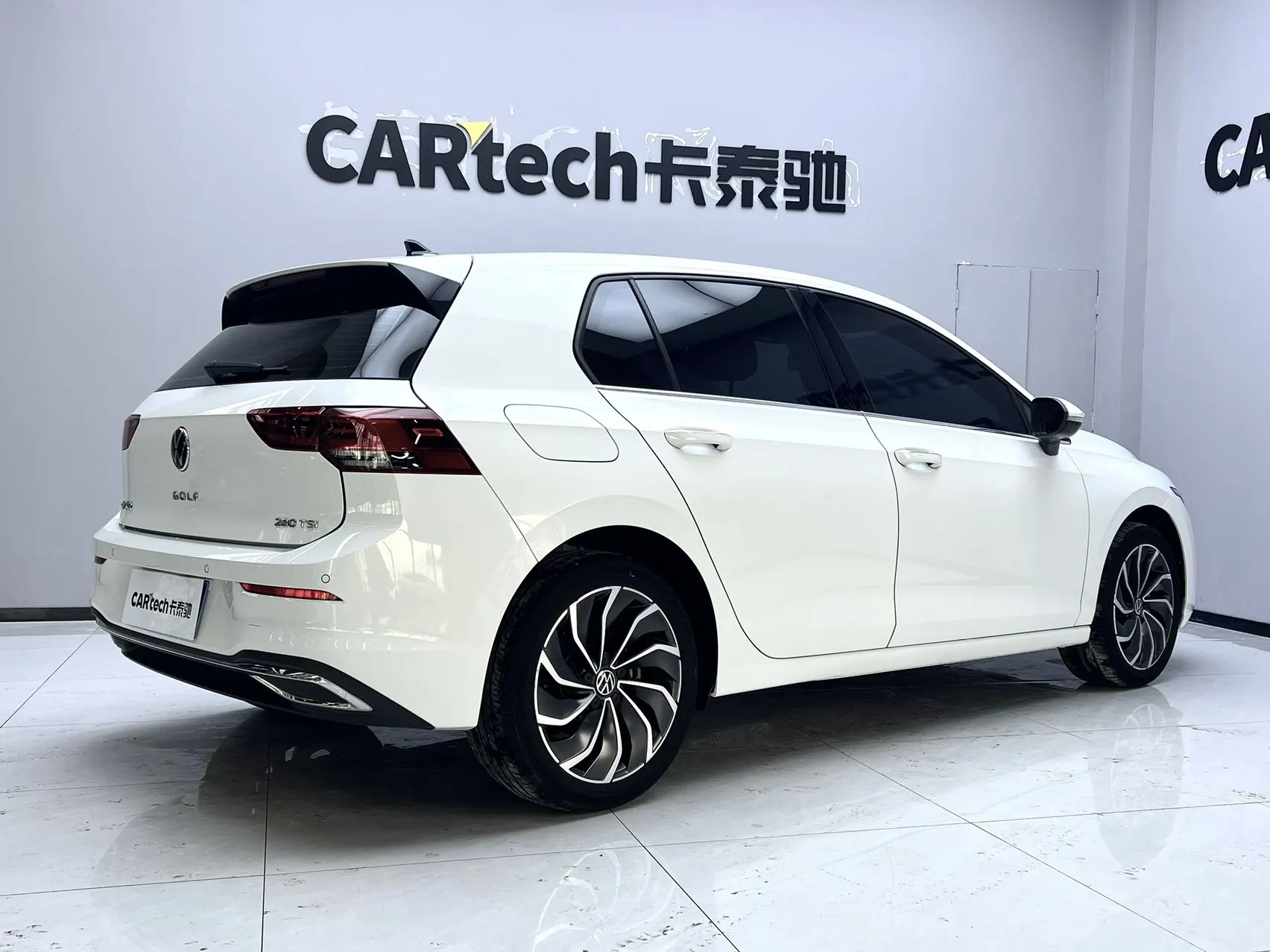 Volkswagen Golf, 2023 все фото