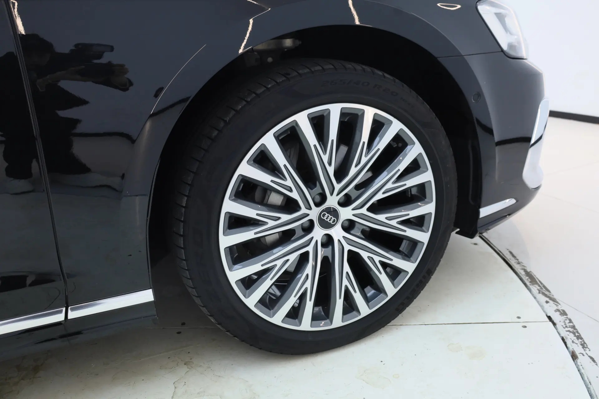 Audi A8L 50 TFSI, 2023 11