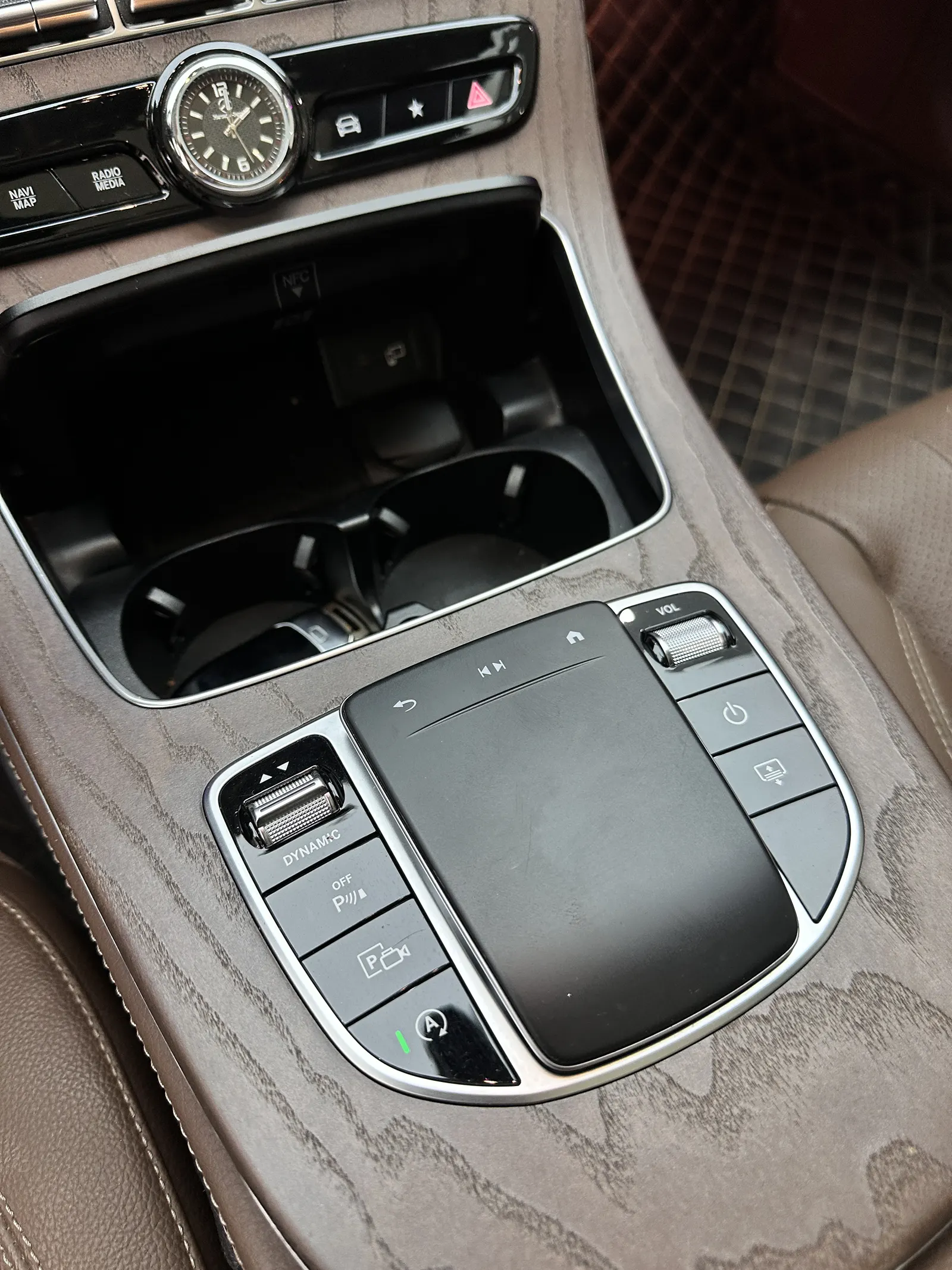 Mercedes-Benz E 300 L, 2021 16