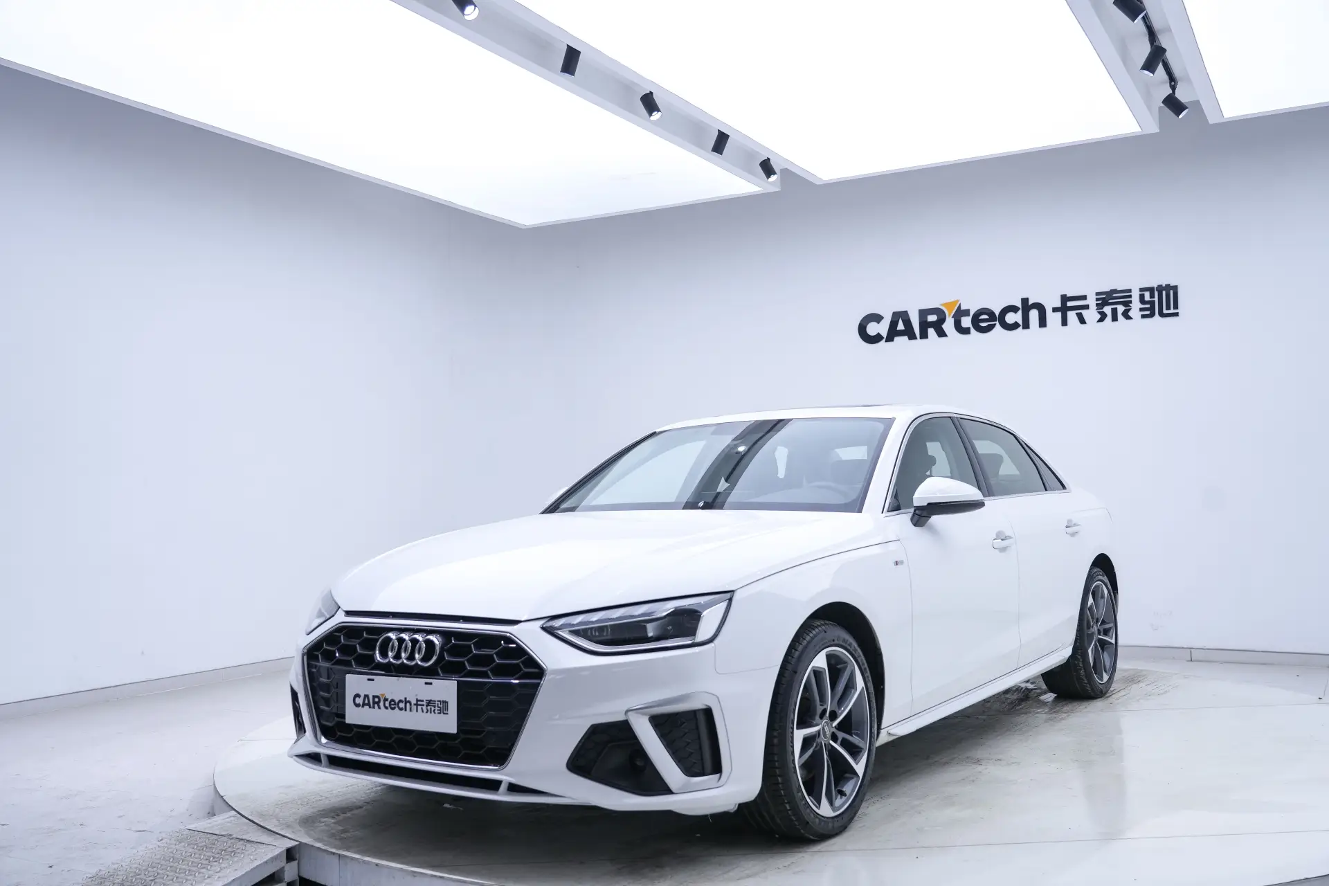 Audi A4L 40 TFSI