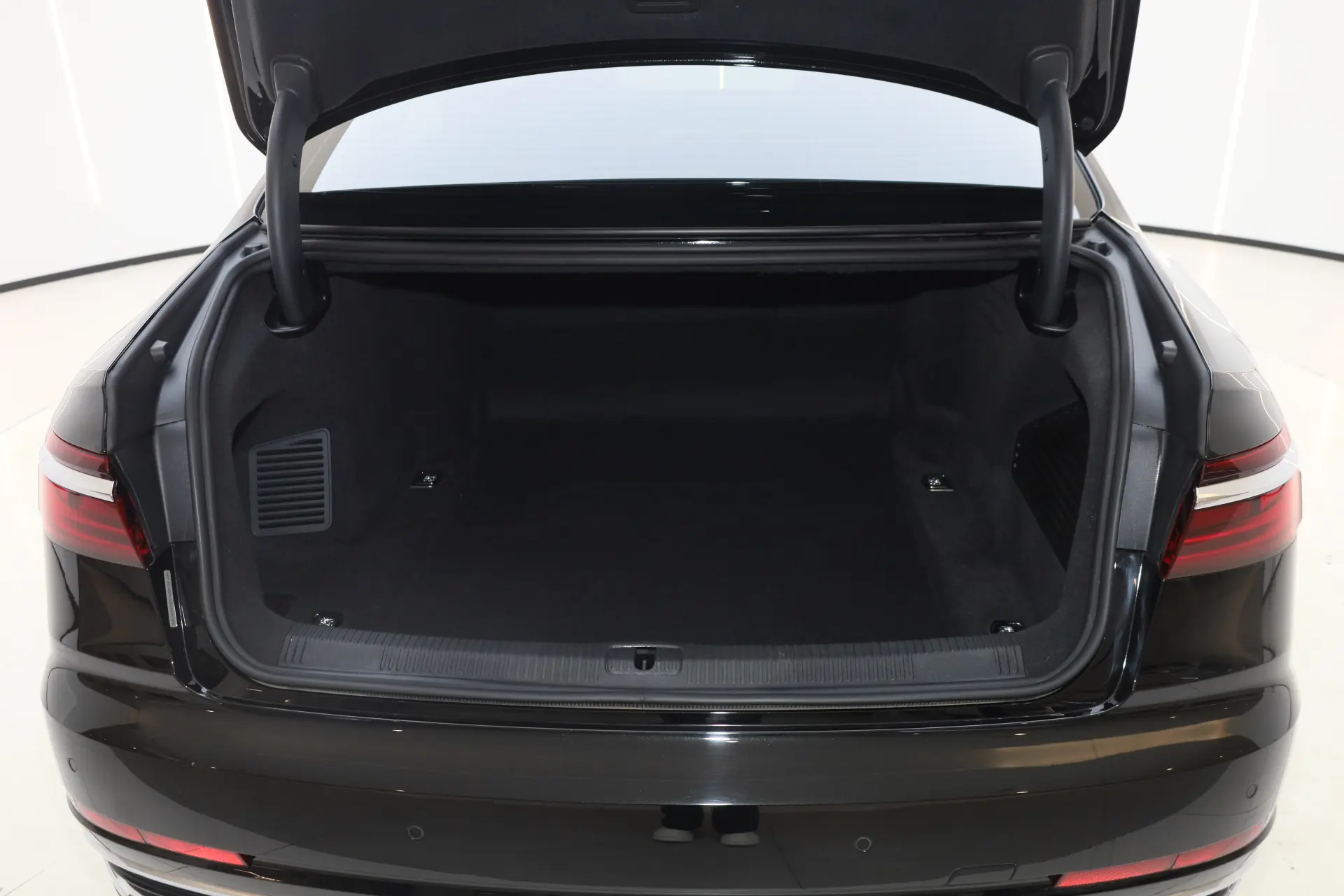 Audi A8L 50 TFSI, 2023 28