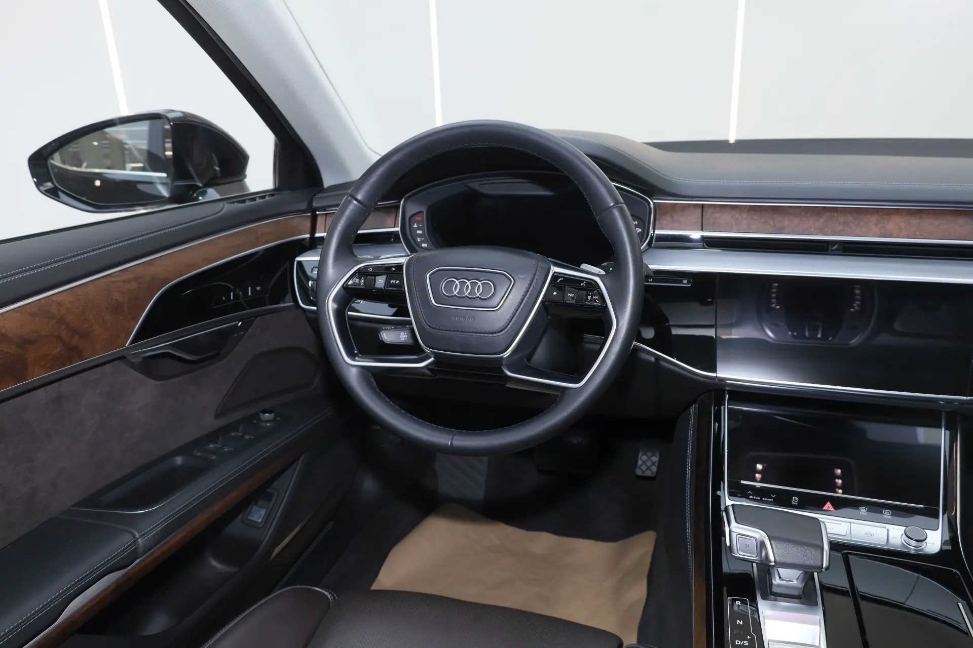 Audi A8L 50 TFSI, 2023 14