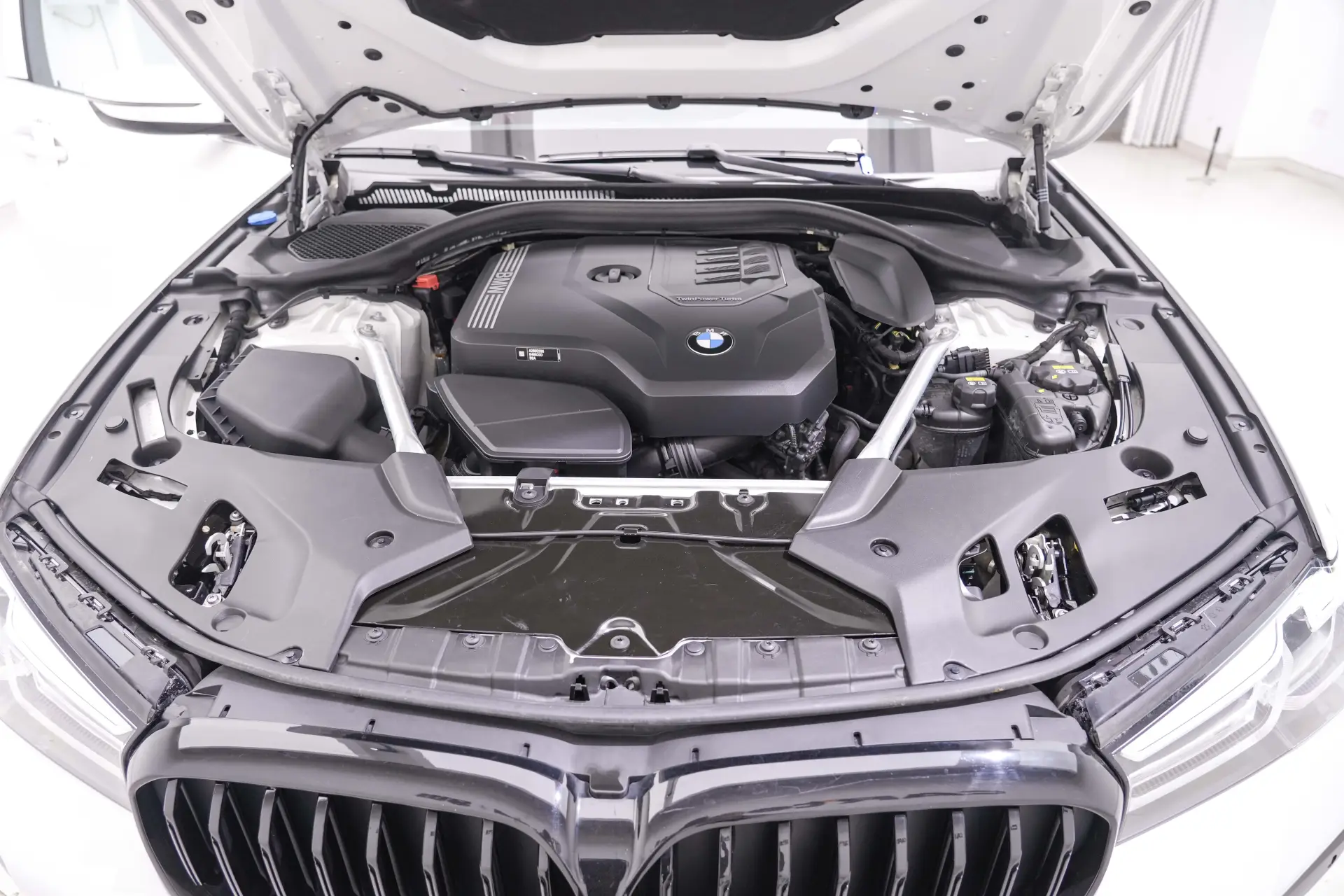 BMW 530Li, 2022 12