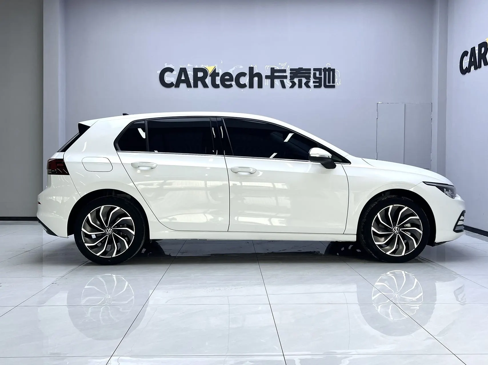 Volkswagen Golf, 2023 4