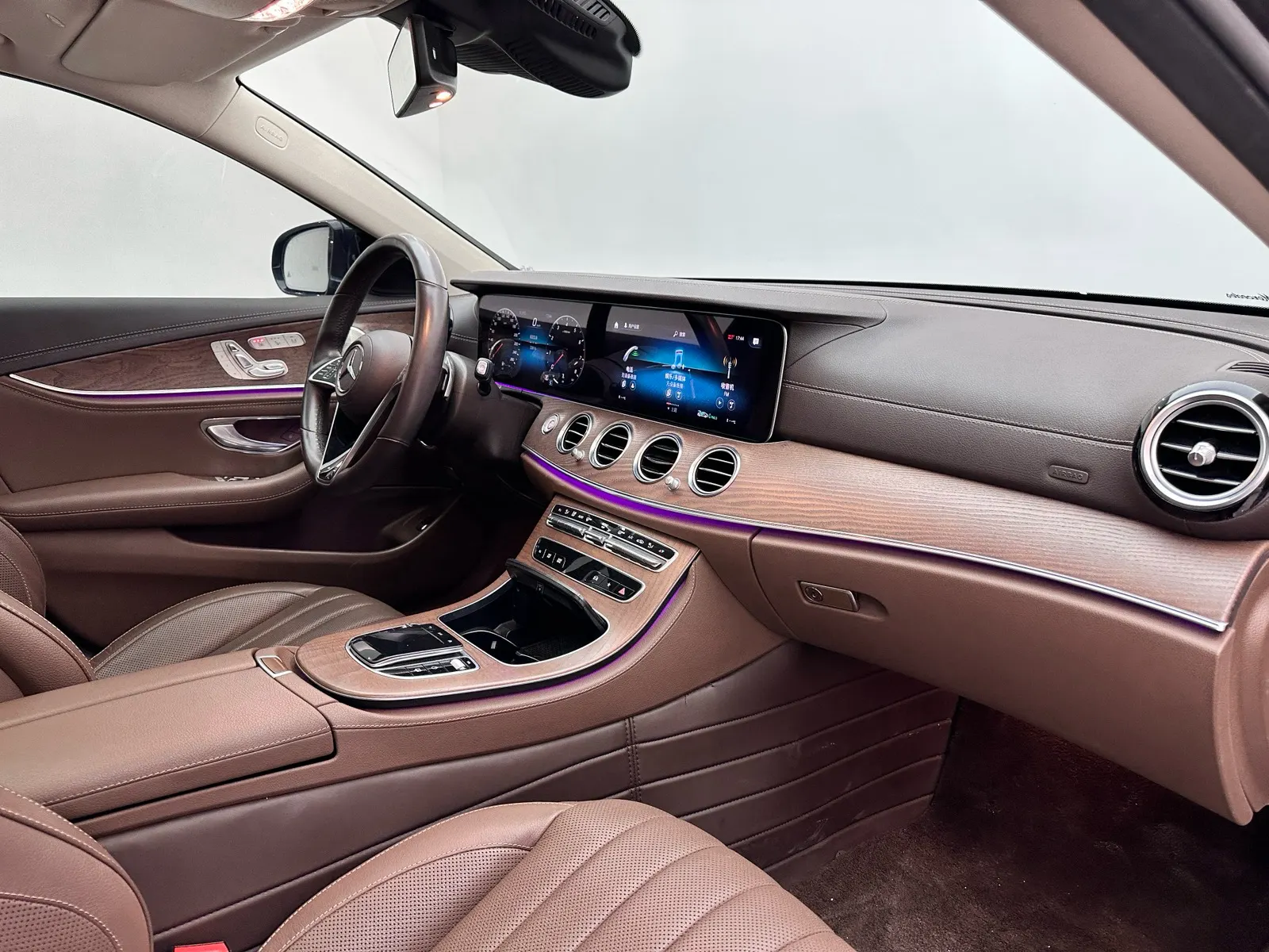 Mercedes-Benz E 300 L, 2021 11