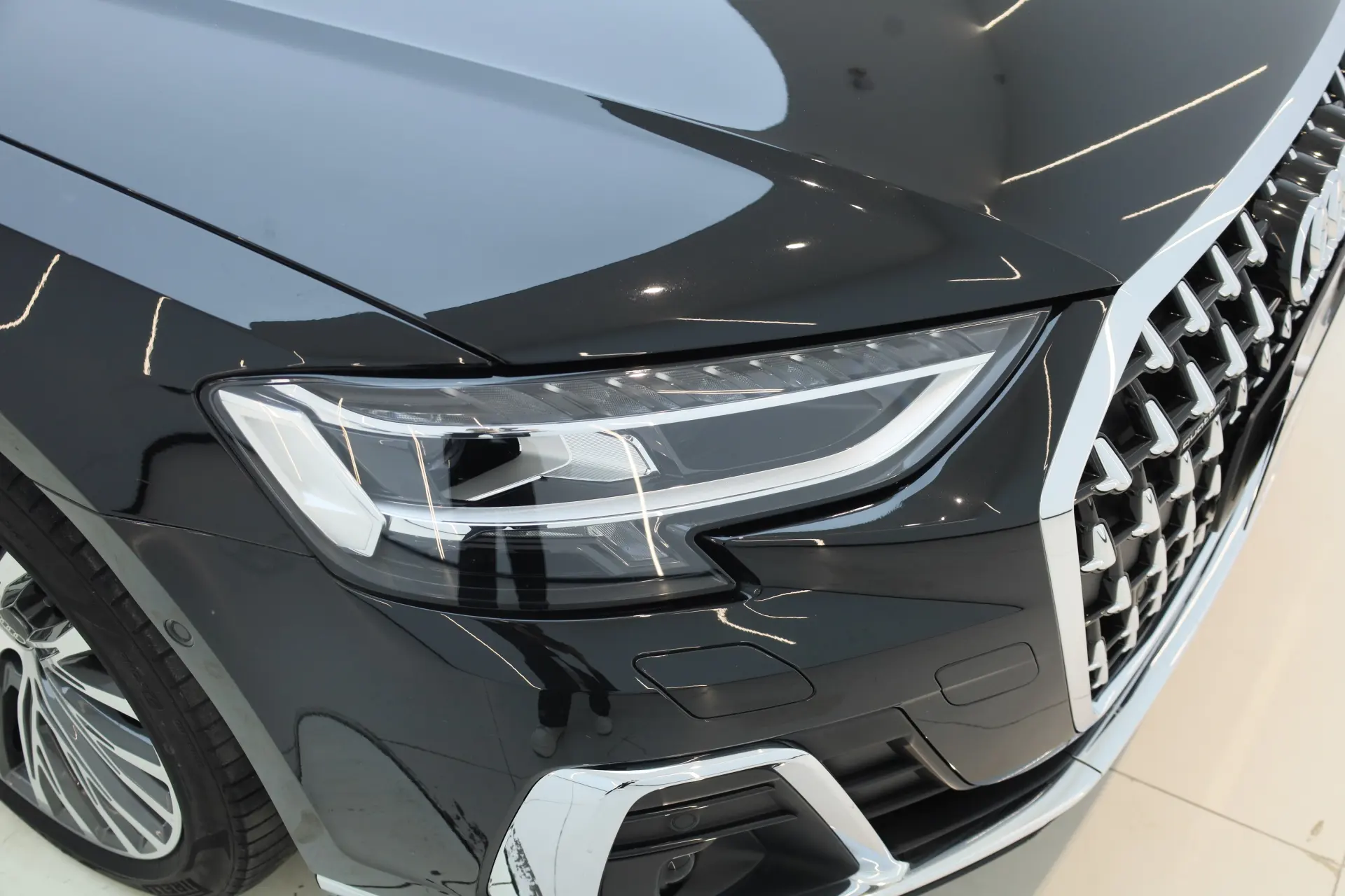 Audi A8L 50 TFSI, 2023 9