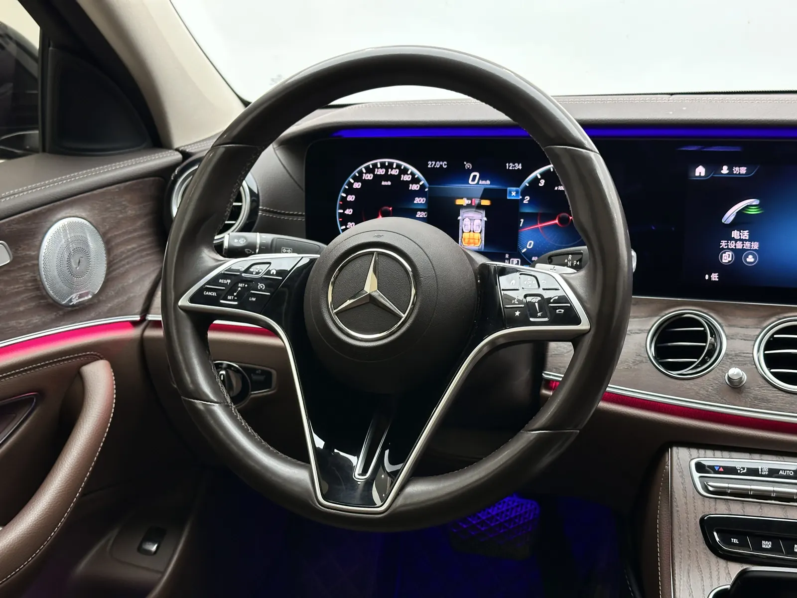 Mercedes-Benz E 300 L, 2021 12