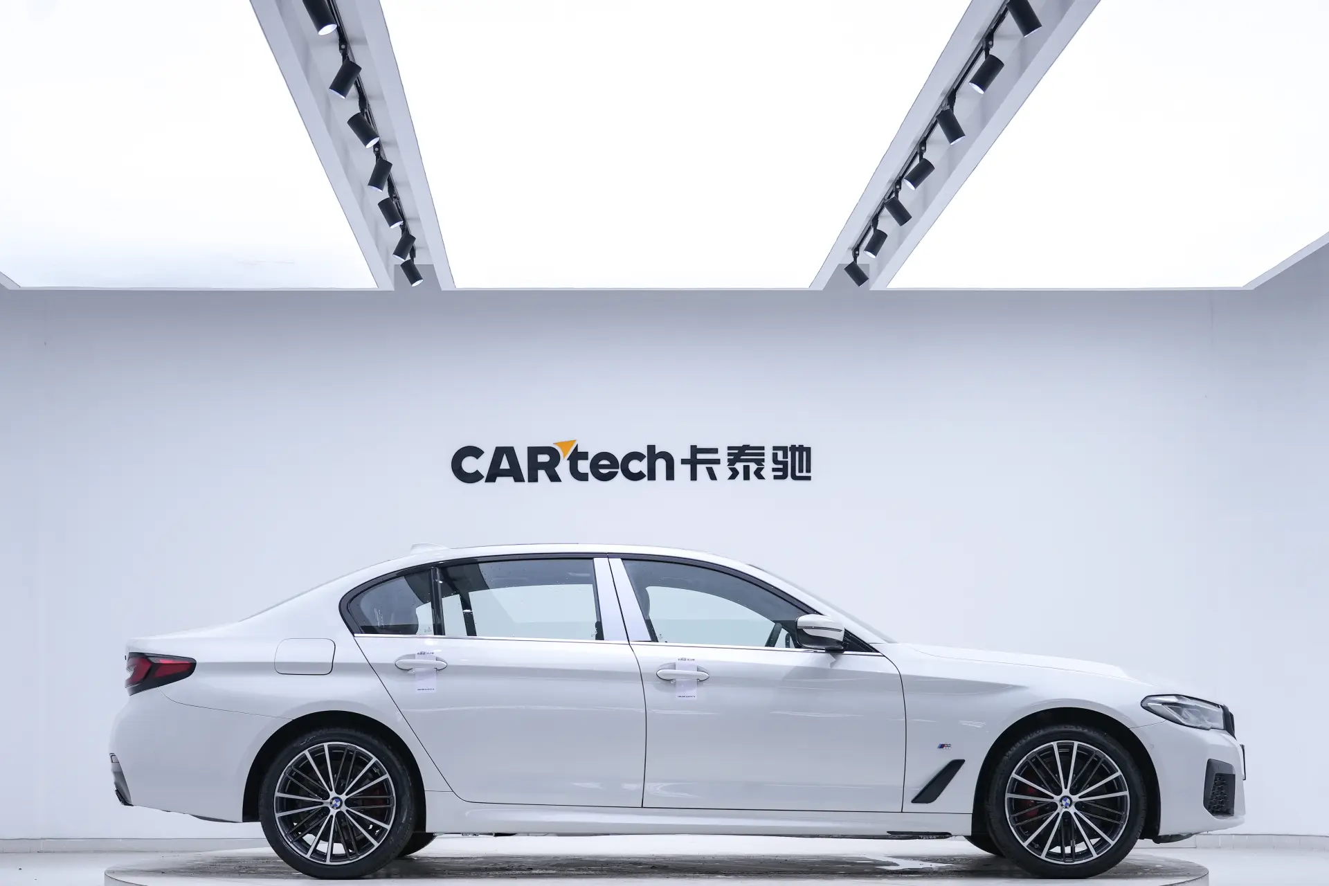 BMW 530Li, 2022 4