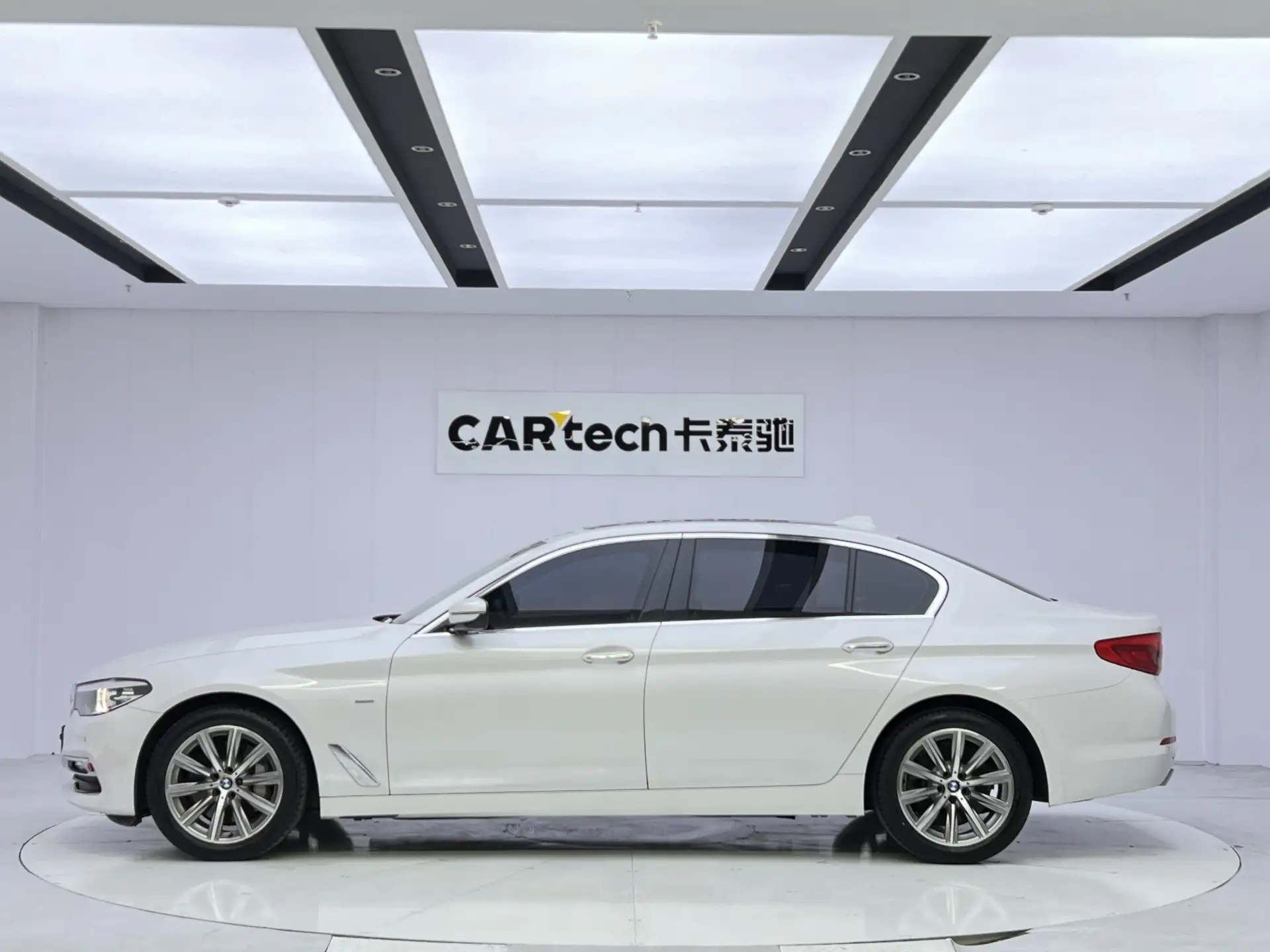 BMW 530Li, 2018 8