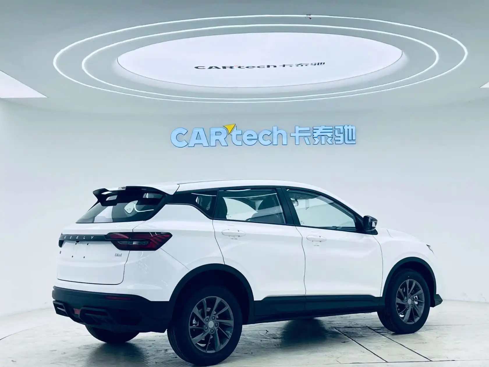 Geely Coolray, 2025 4