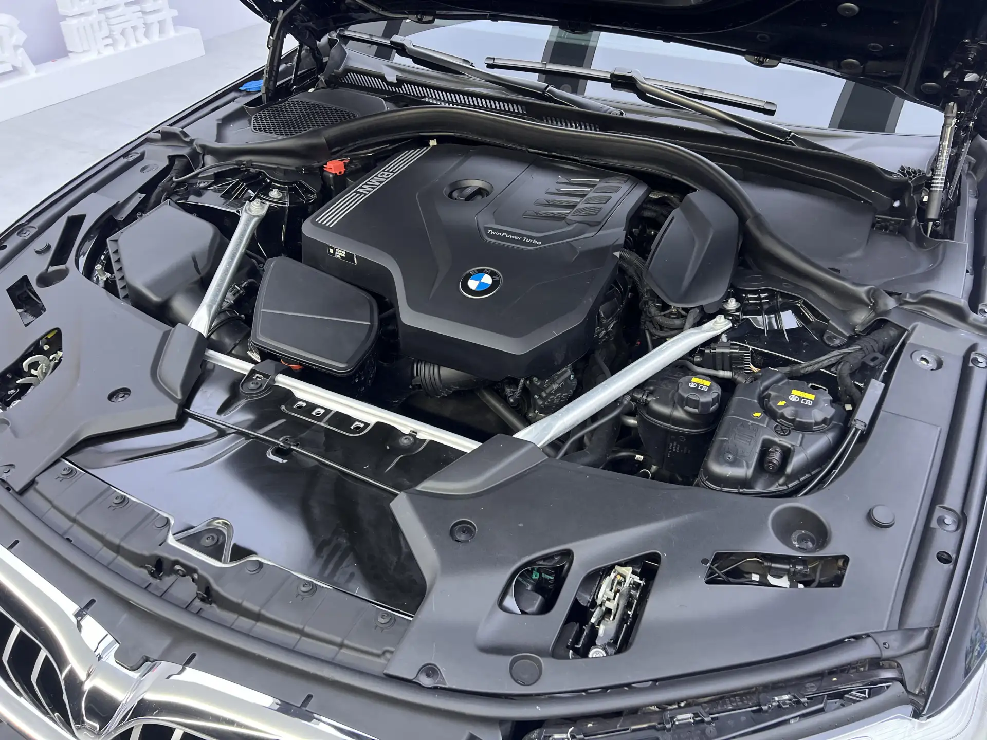BMW 530Li, 2022 11