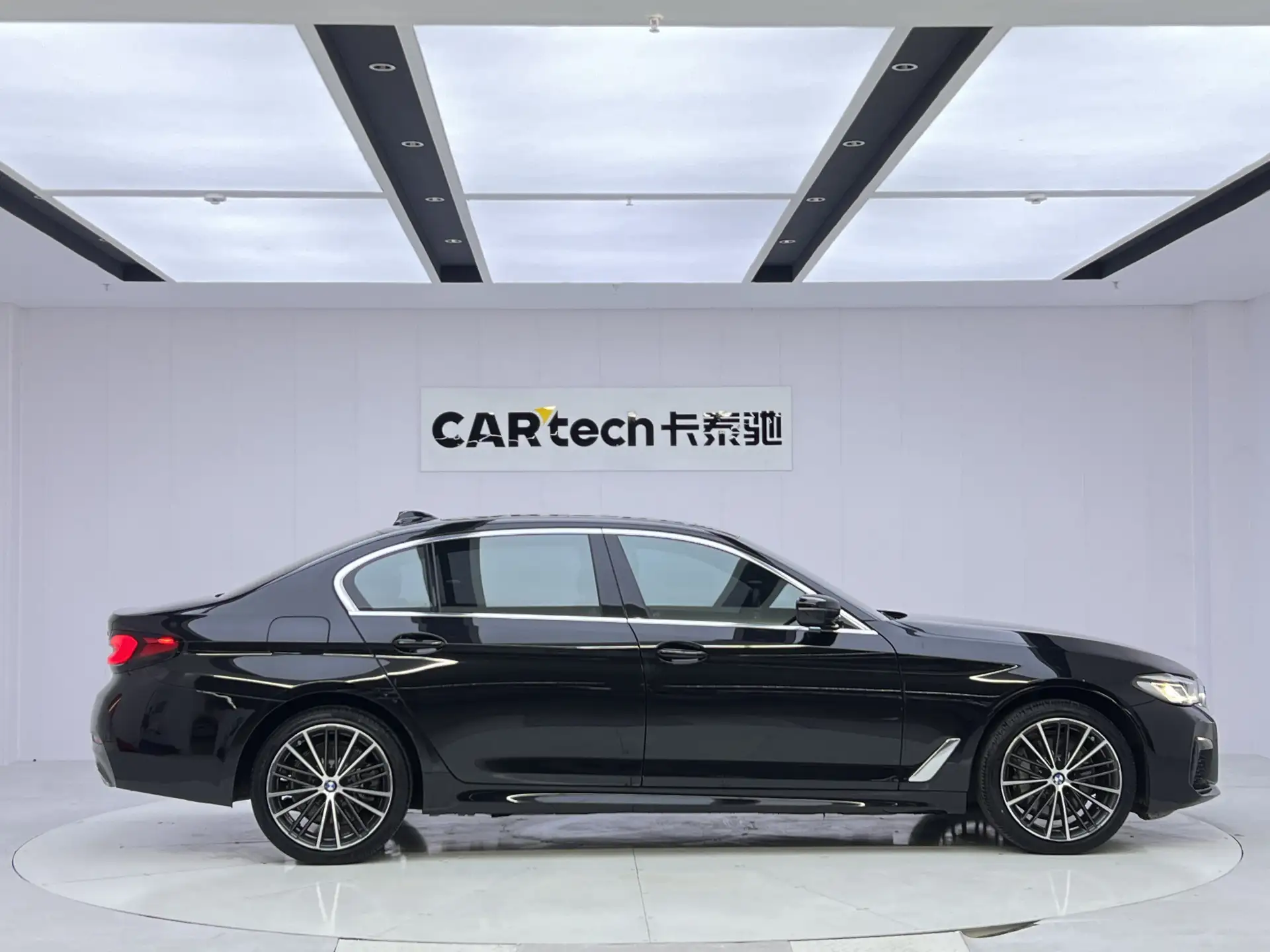 BMW 530Li, 2022 4