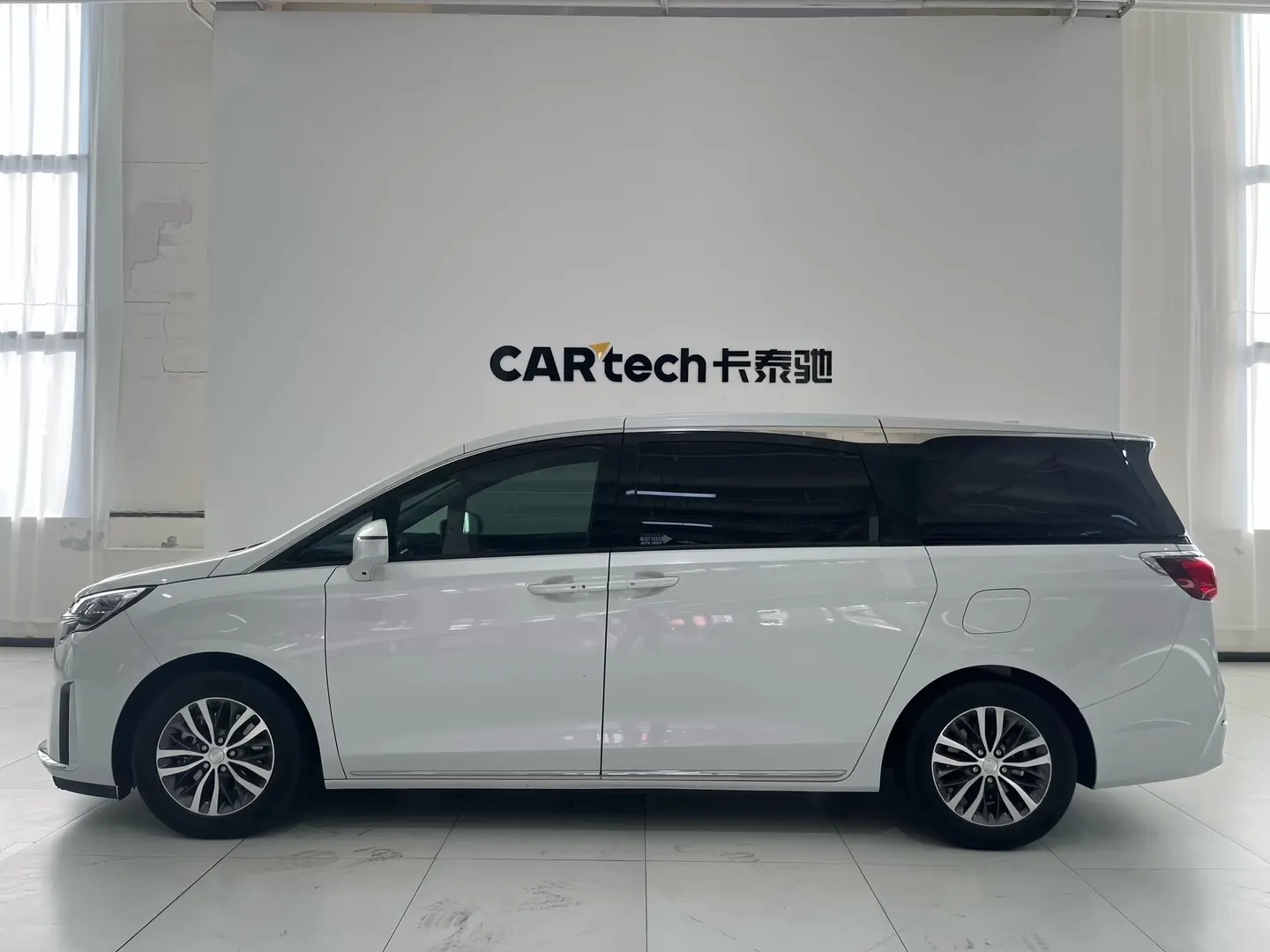 Buick GL8, 2023 7