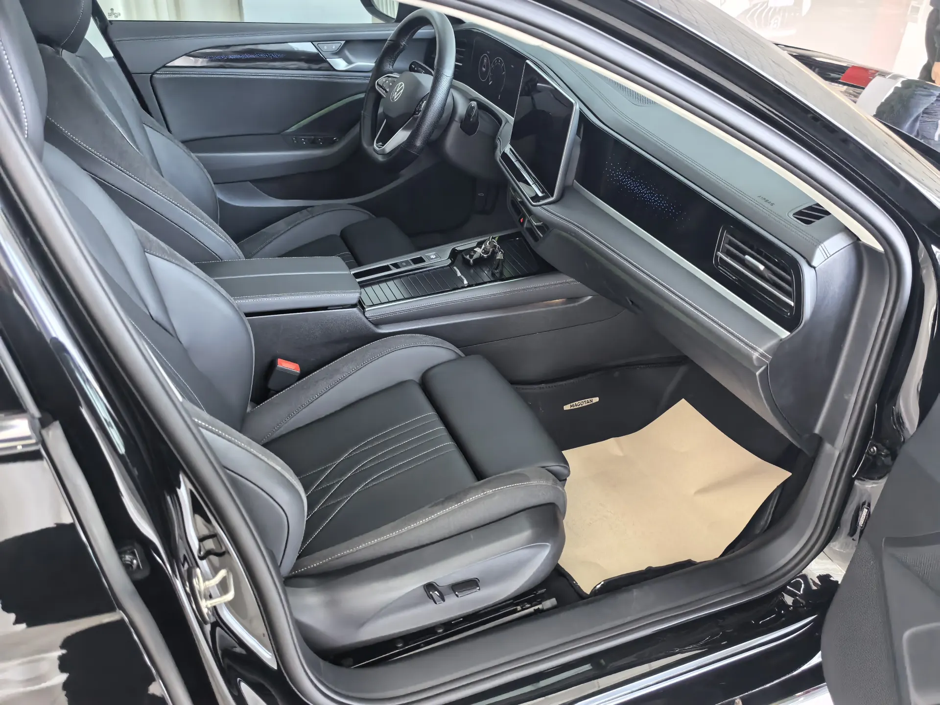 Volkswagen Magotan, 2025 14