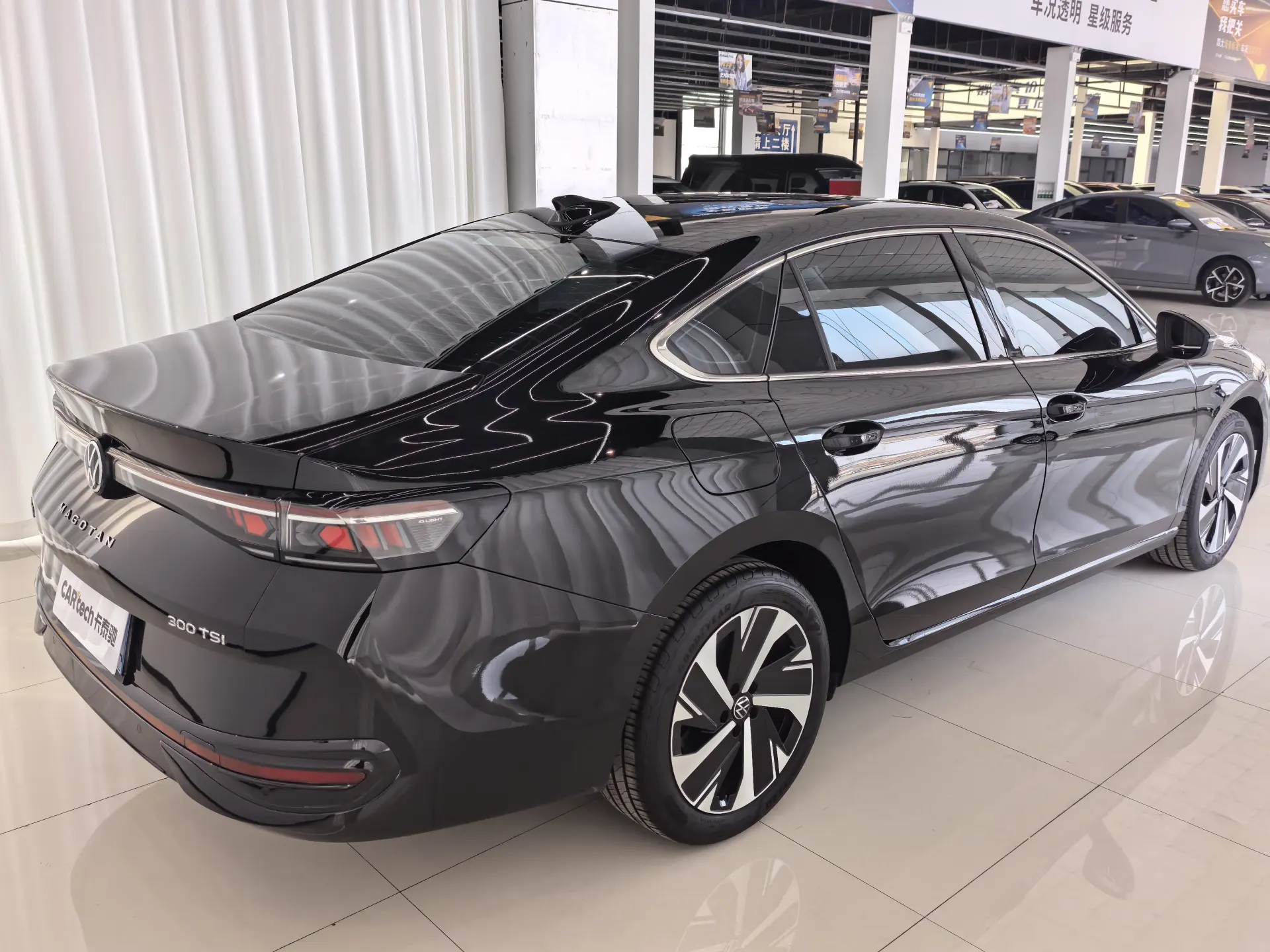 Volkswagen Magotan, 2025 4